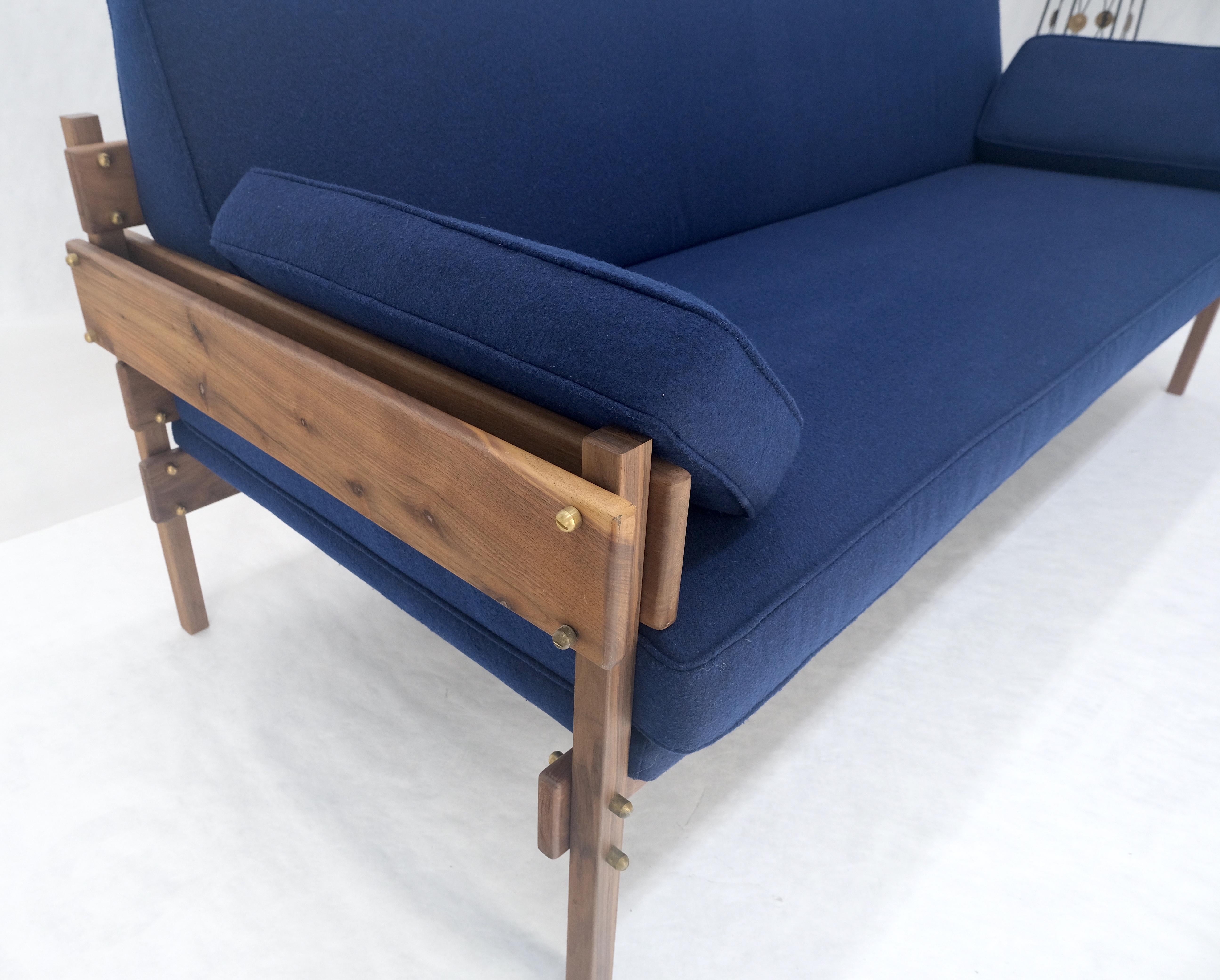 Danish MSM Solid Oiled Walnut Frame New Upholstery Vintage Daybed Sofa Settee en vente 4