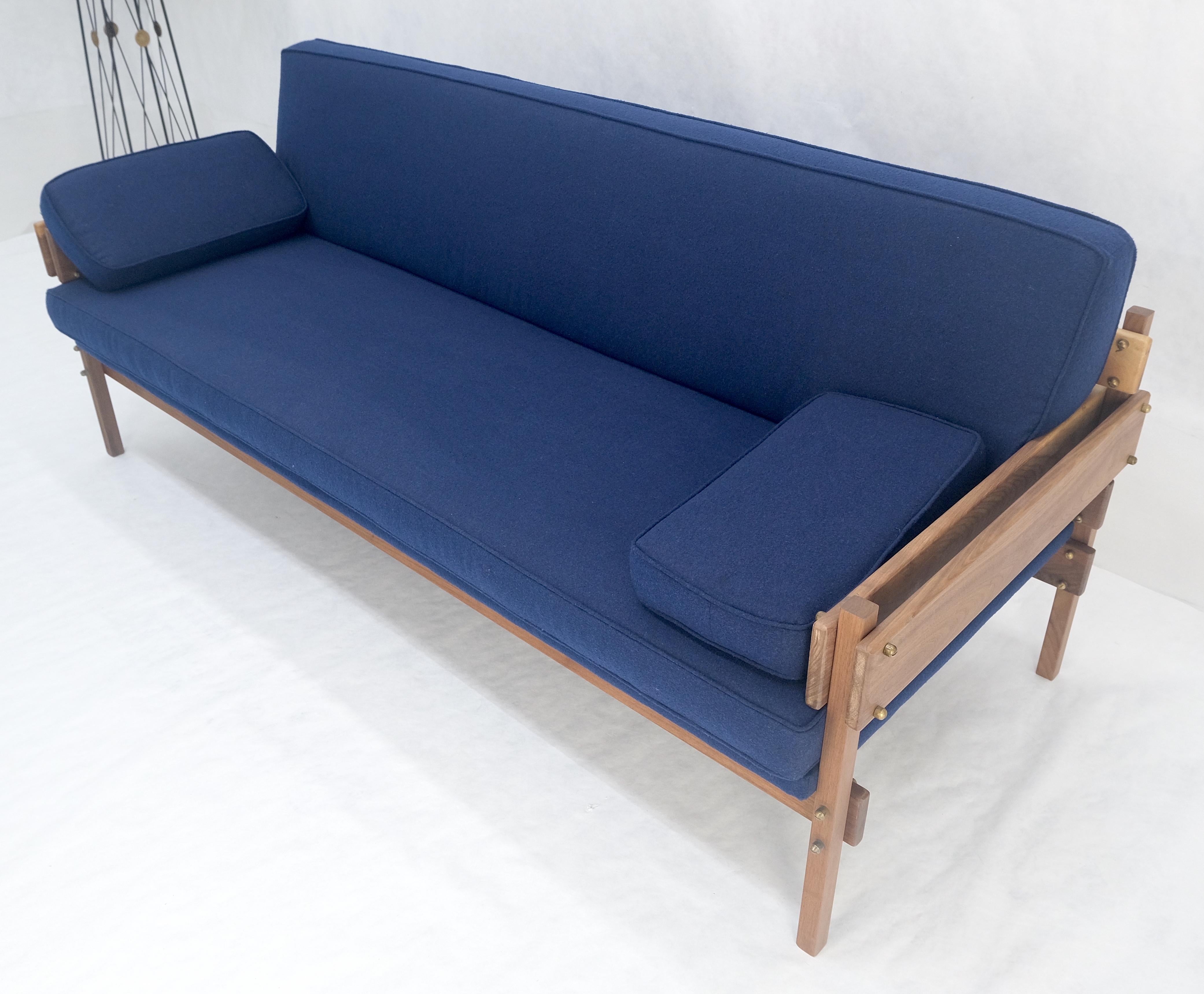 Danish MSM Solid Oiled Walnut Frame New Upholstery Vintage Daybed Sofa Settee en vente 5