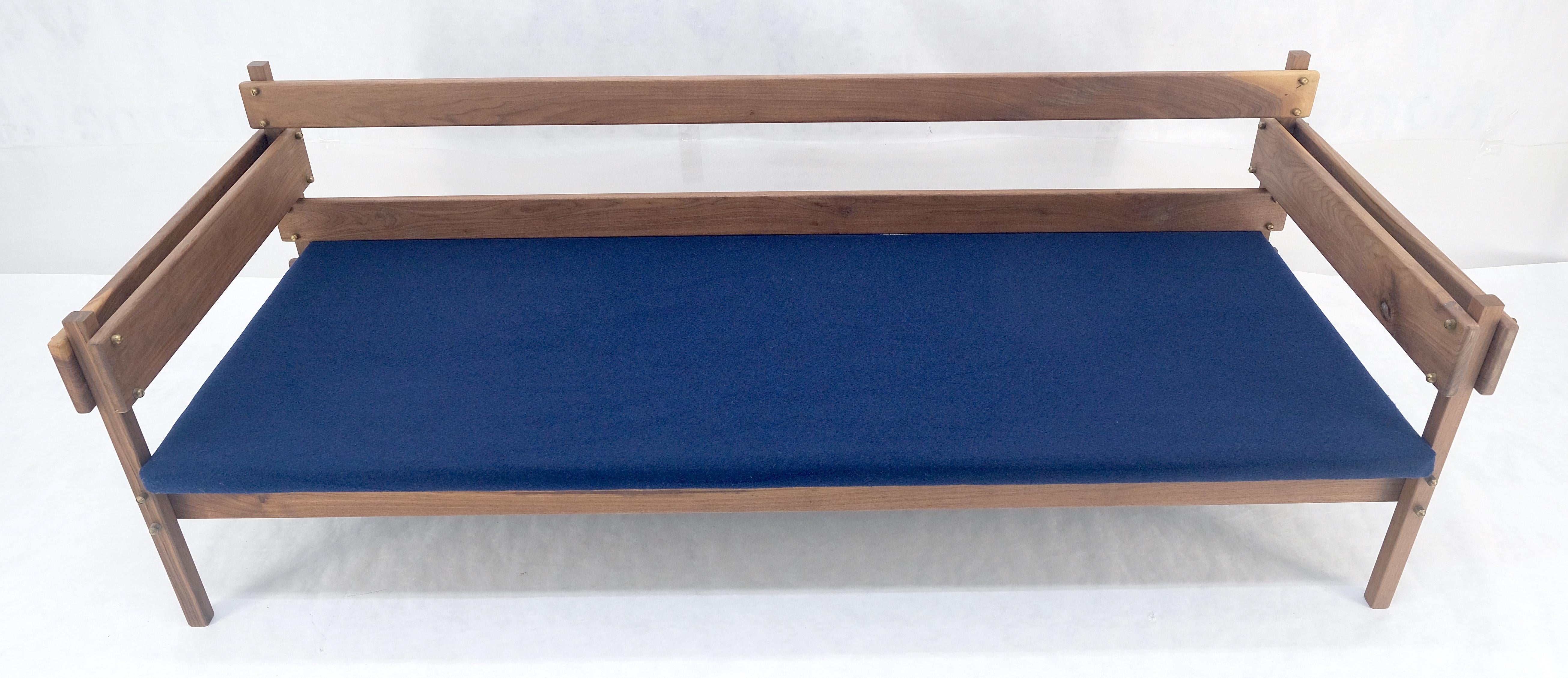 Danish MSM Solid Oiled Walnut Frame New Upholstery Vintage Daybed Sofa Settee en vente 6