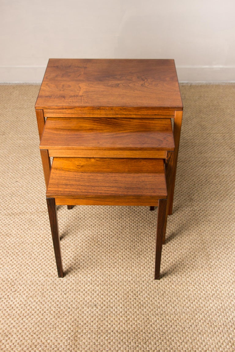Danish Nesting Tables in Rio Rosewood by Johannes Andersen for CFC Silkeborg, 19 In Good Condition For Sale In JOINVILLE-LE-PONT, FR