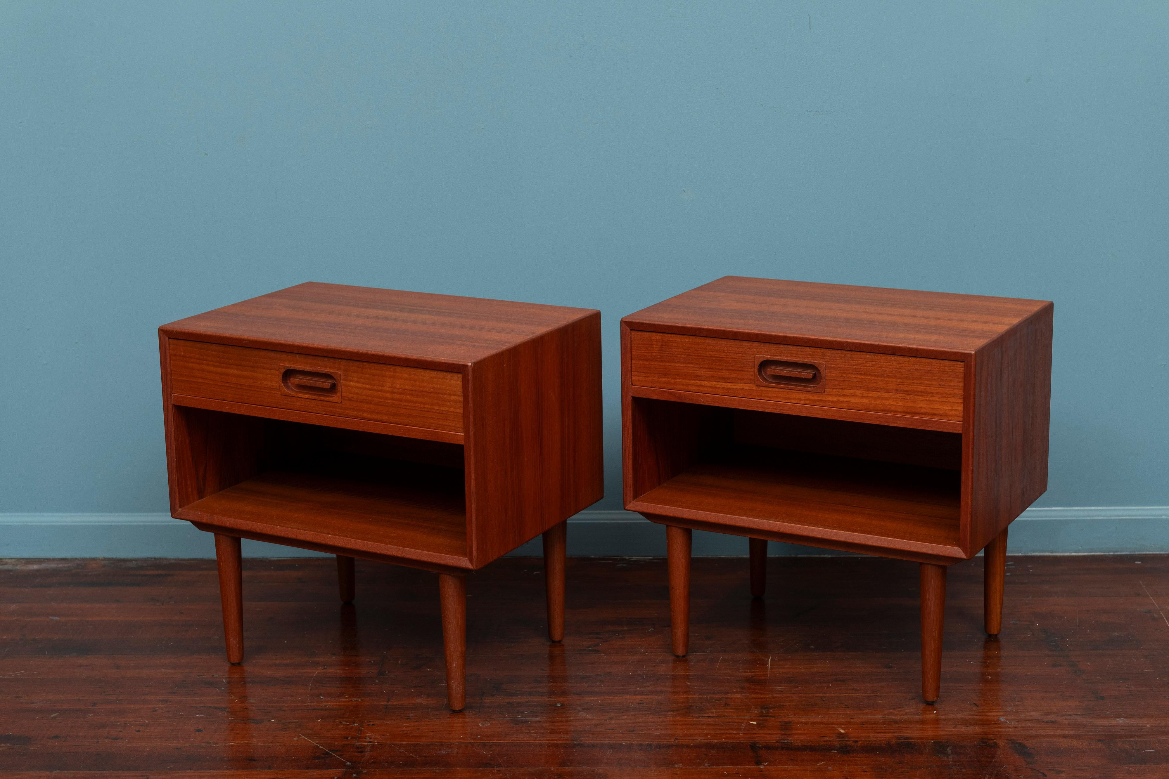 Danish Nightstands by Johannes Andersen for Dyrlund In Good Condition For Sale In San Francisco, CA