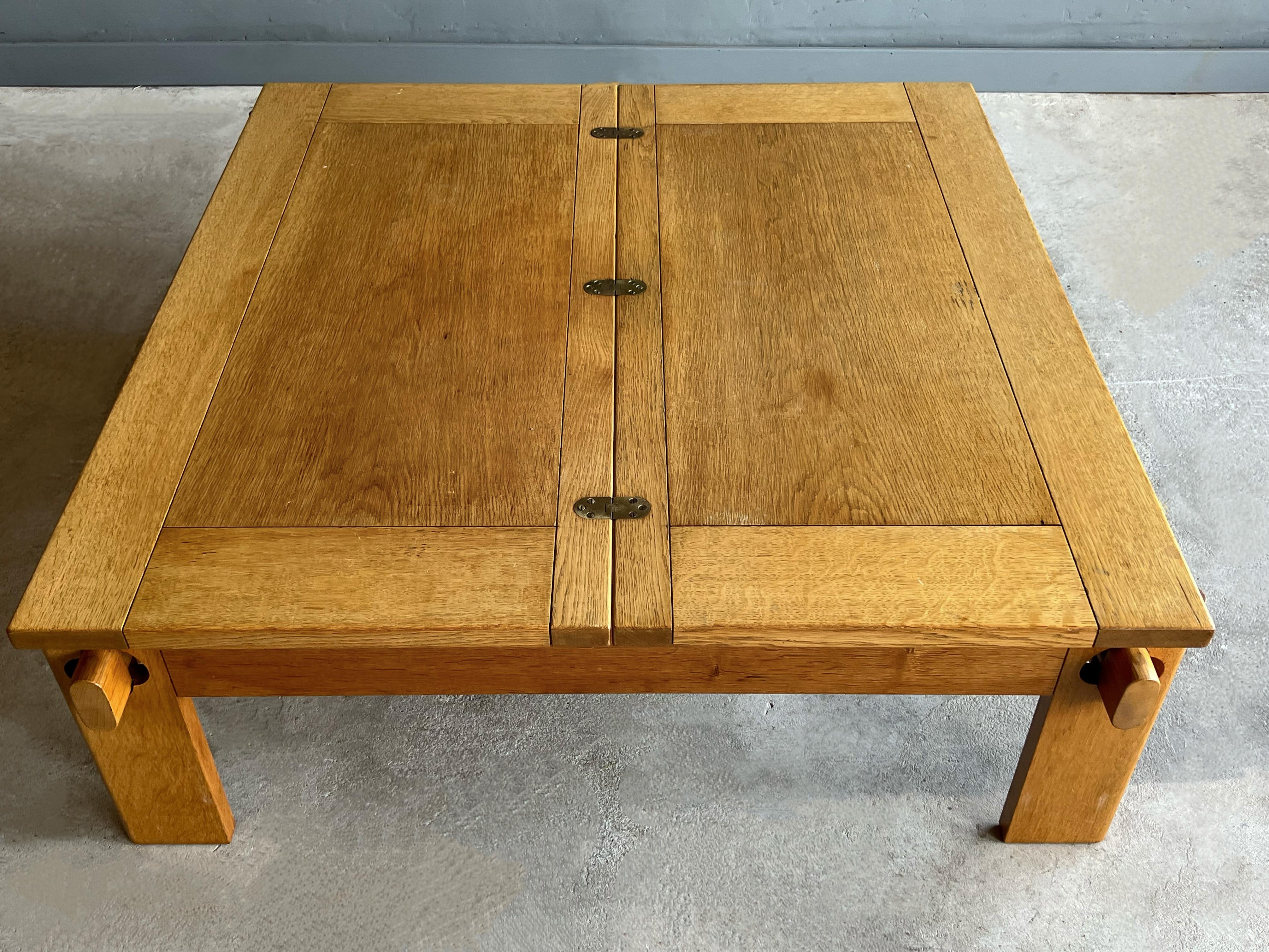 Danish Oak and Brass Coffee Table Designed by Tage Poulsen, 1960s In Good Condition In Round Rock, TX