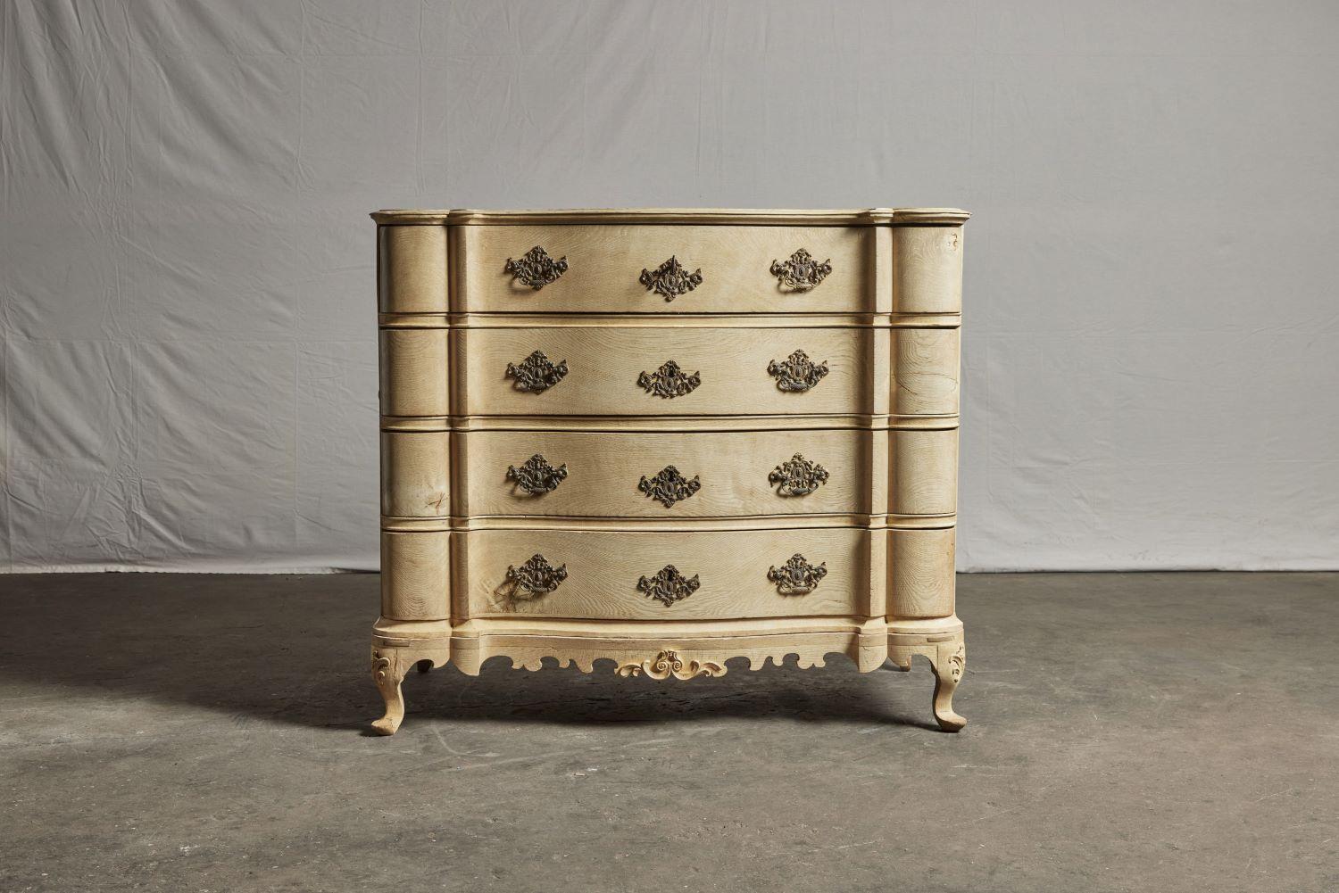 18th Century Danish oak and stand chest, 4-drawer chest Ca. 1700.