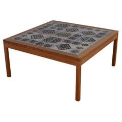Mesa de centro danesa de roble y azulejos de Tue Poulsen, años 60.