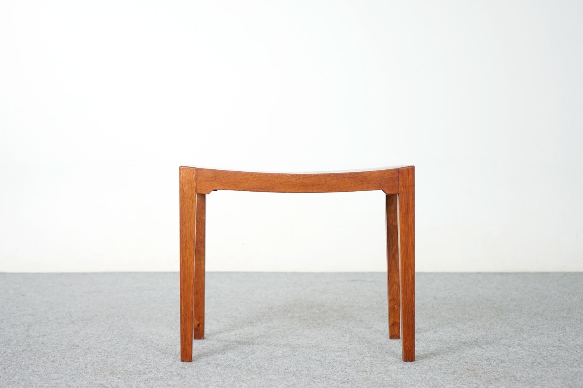 Oak Danish arched stool / side table, circa 1960's. Compact design can be used with virtually any seating type, easy to move around the home. Nice minimal footprint, pop it by your front door, ideal shoe tying bench or sweet side table. Versatile,