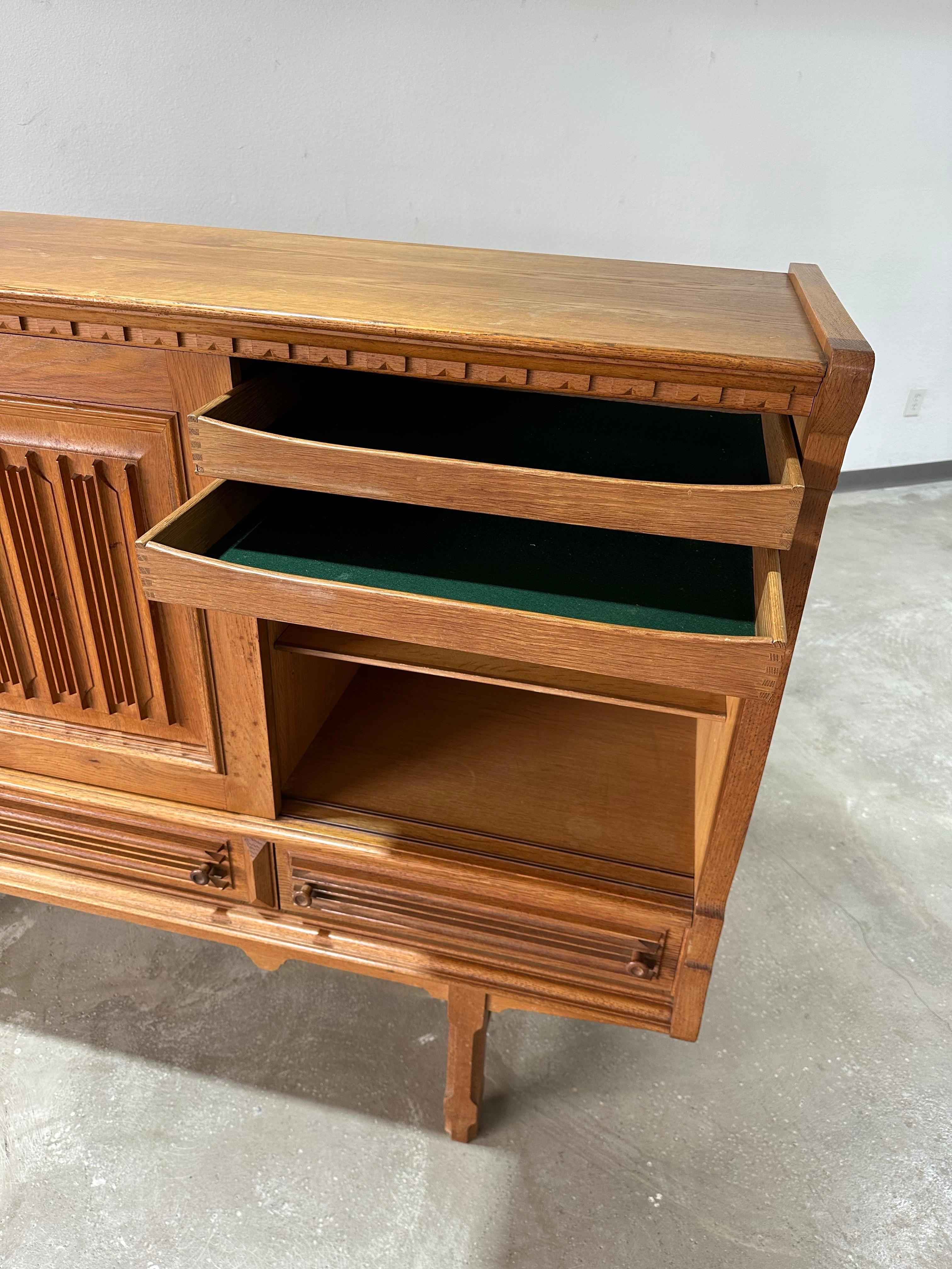 Brutalistisches Sideboard aus dänischer Eiche von Vondo Sonderborg (Eichenholz) im Angebot