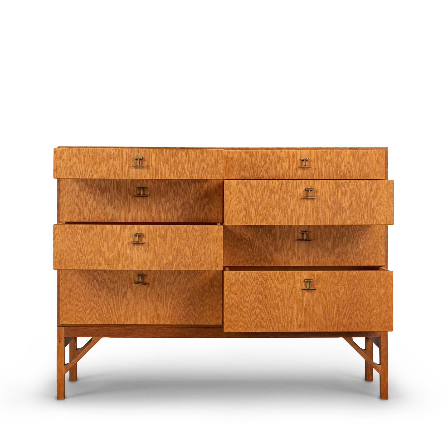 Rare and well crafted Børge Mogensen chest of drawers No. 234 manufactured by FDB Møbler as part of his China series in the 1960s. Very robust design made in high quality. This spacious chest of drawers is in a good vintage condition and has all