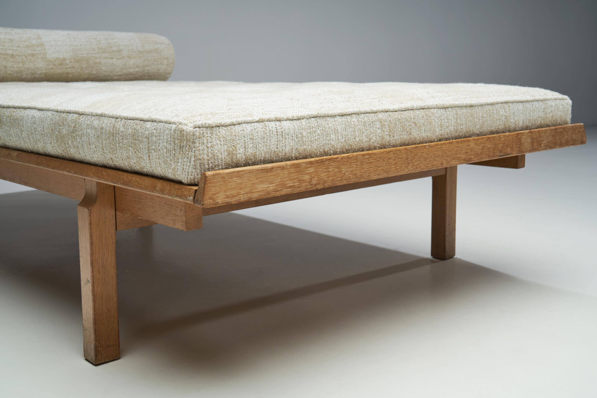 Danish Oak Daybed with Upholstered Mattress and Pillow, Denmark, ca 1950s For Sale 6
