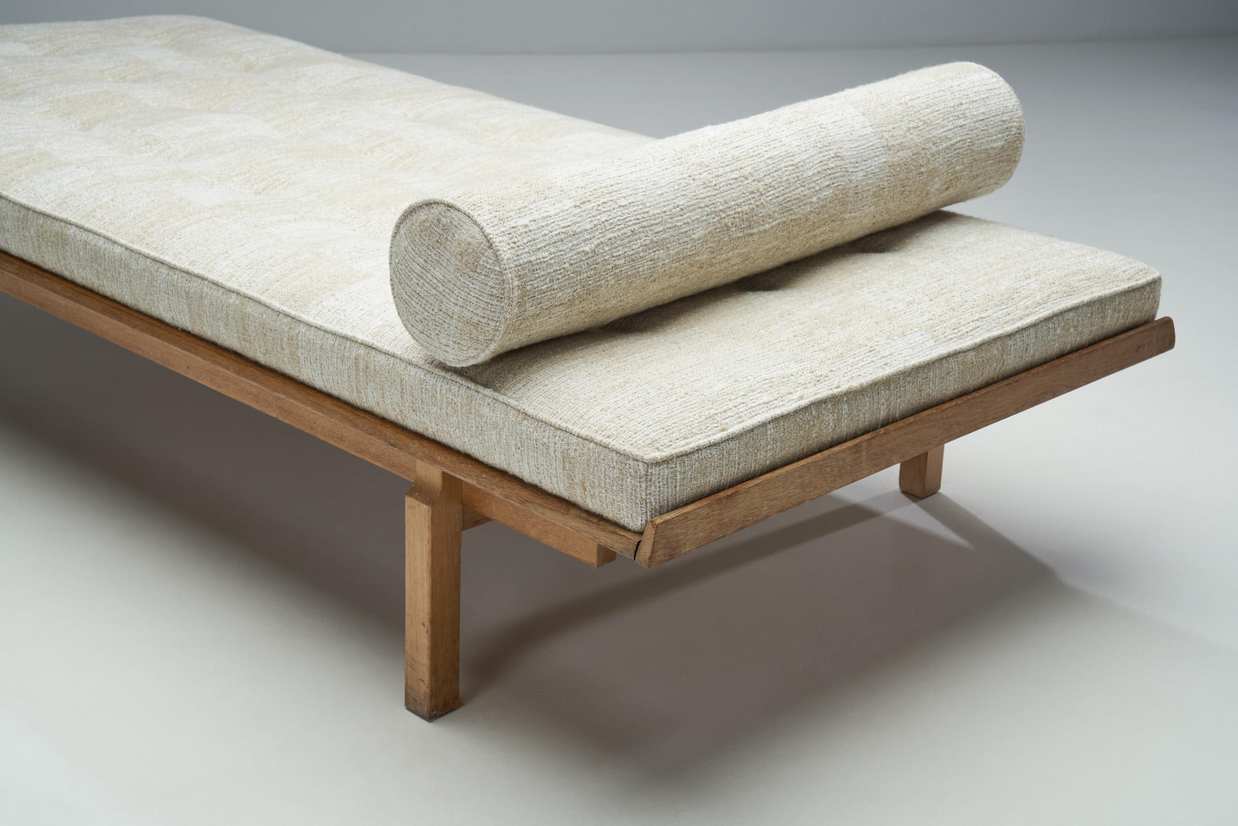 Danish Oak Daybed with Upholstered Mattress and Pillow, Denmark, ca 1950s For Sale 3