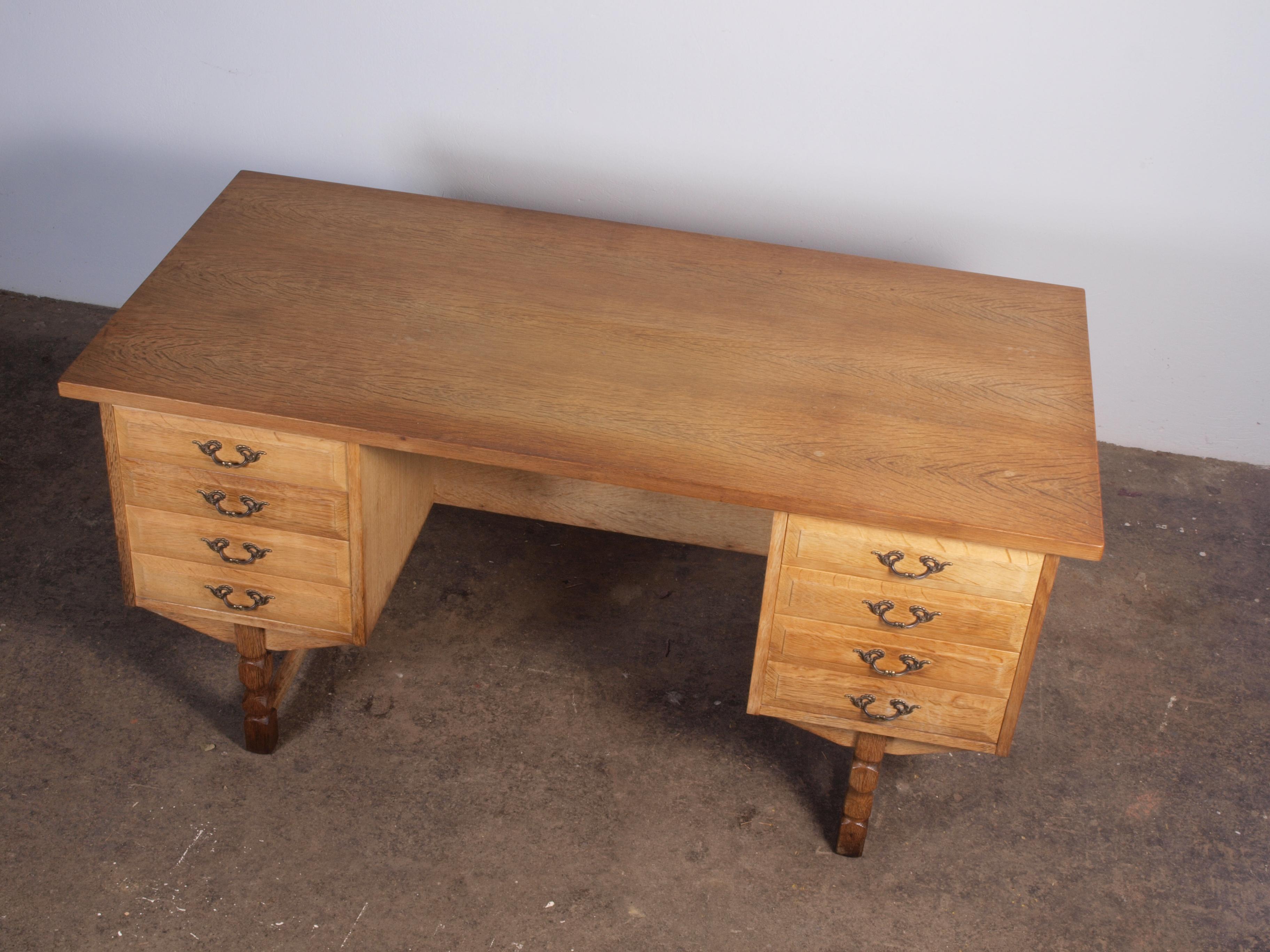 Mid-20th Century Danish Oak Desk attributed to Henning Kjaernulf, mid-century For Sale