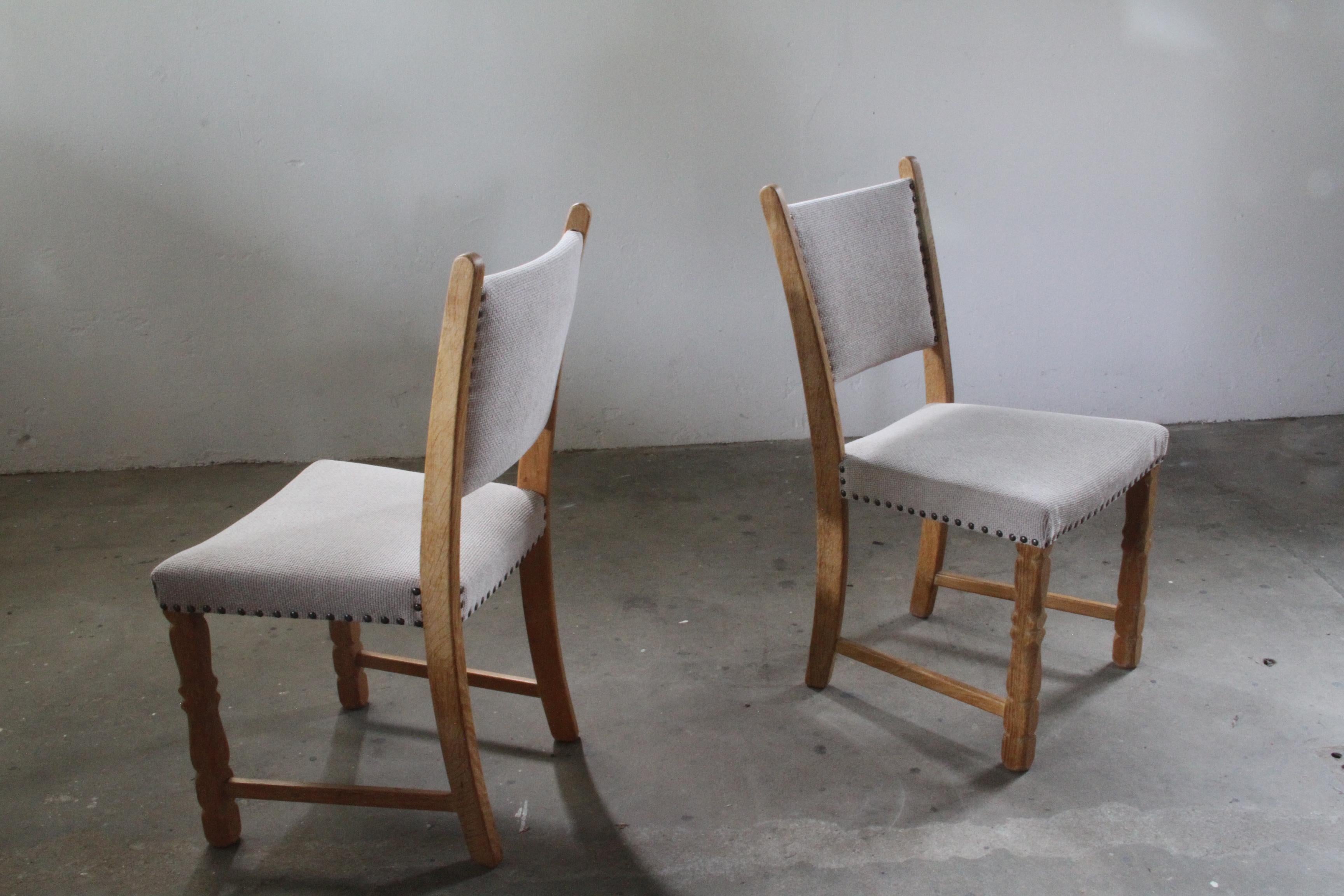 Mid-Century moderno Sedie da pranzo danesi in Oak nello stile di Henning Kjærnulf, anni '60 in vendita