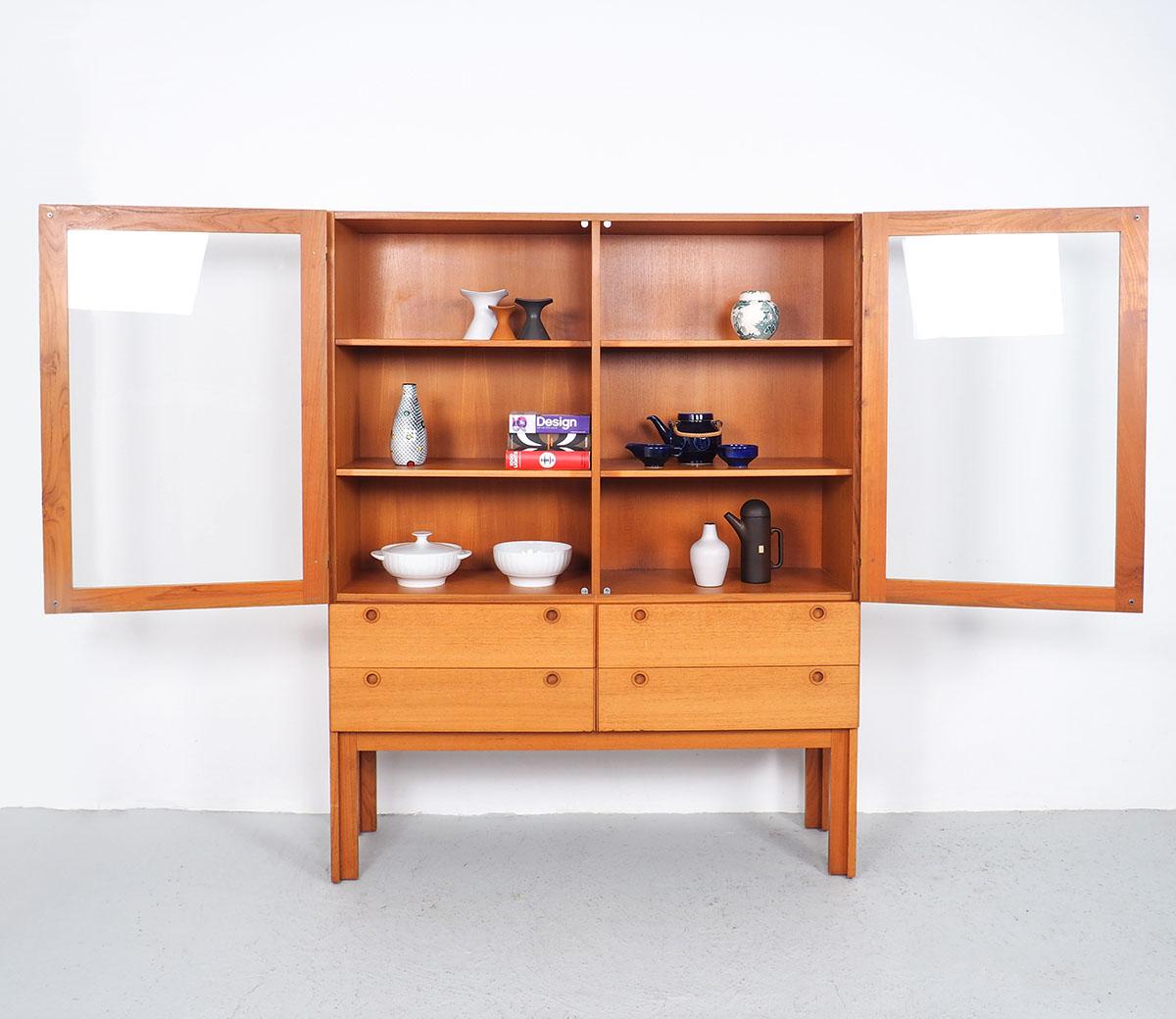 Danish Oak Display Cabinet with Drawers, 1960s, Set of 3 Danish Oak Display Cabi In Good Condition In HEILOO, NL