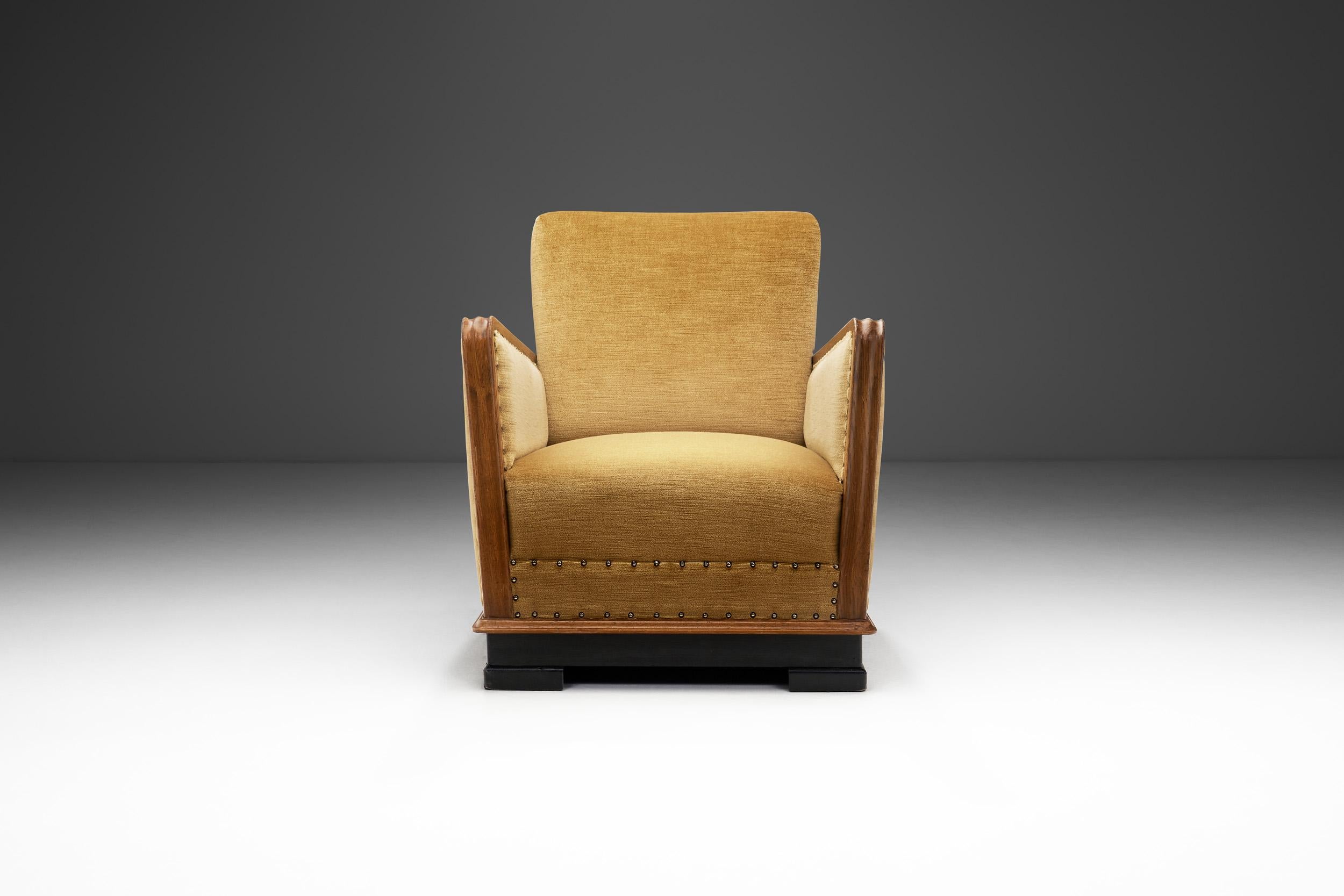 Scandinavian Modern Danish Oak Easy Chair with Black Stained Legs, Denmark 1940s For Sale