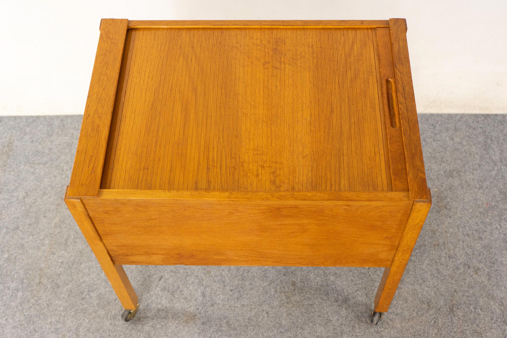 Danish Oak File Cabinet In Good Condition For Sale In VANCOUVER, CA