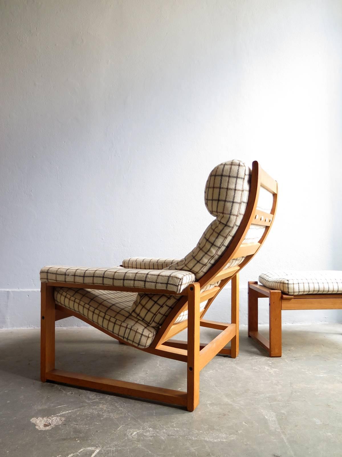 Mid-Century Modern Danish Oak Lounge Chair and Ottoman with Original Fabric For Sale