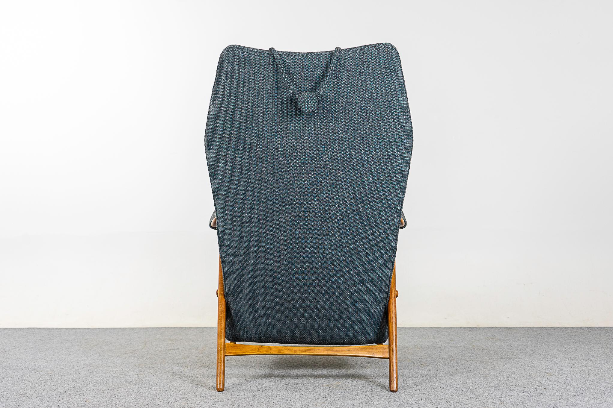 Danish Oak Lounge Chair  For Sale 4