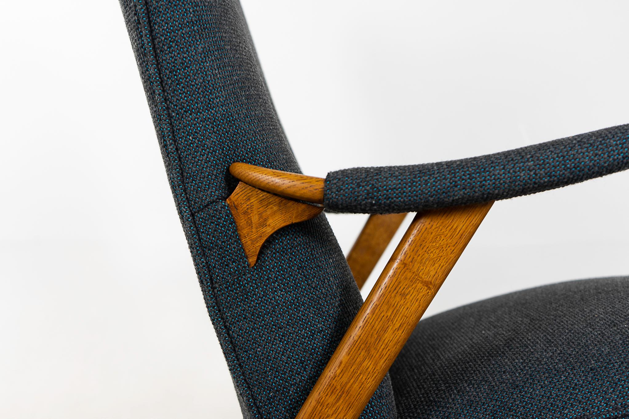 Danish Oak Lounge Chair  For Sale 2