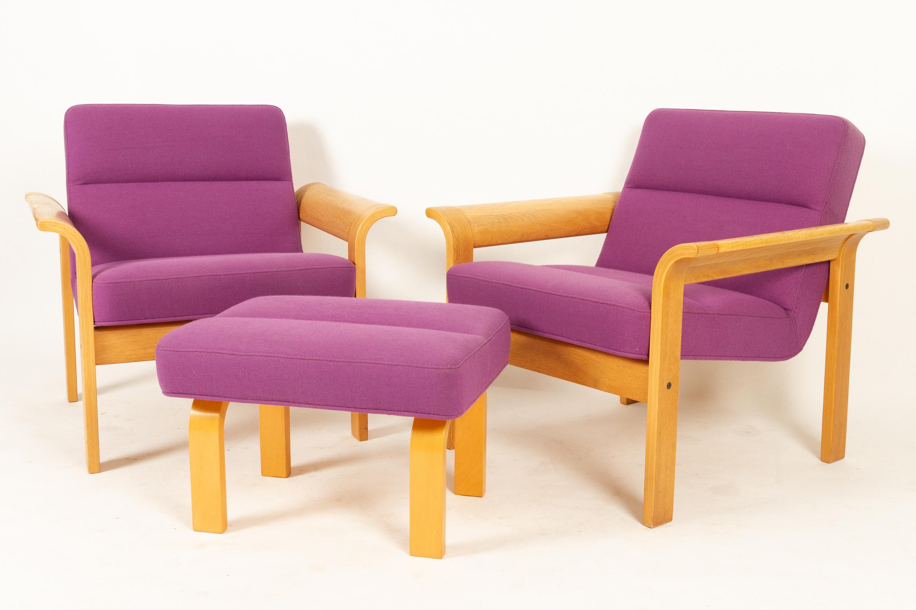 Danish Oak Lounge Chairs and Ottoman by Thygesen & Sørensen for Magnus Olesen In Good Condition In Asaa, DK