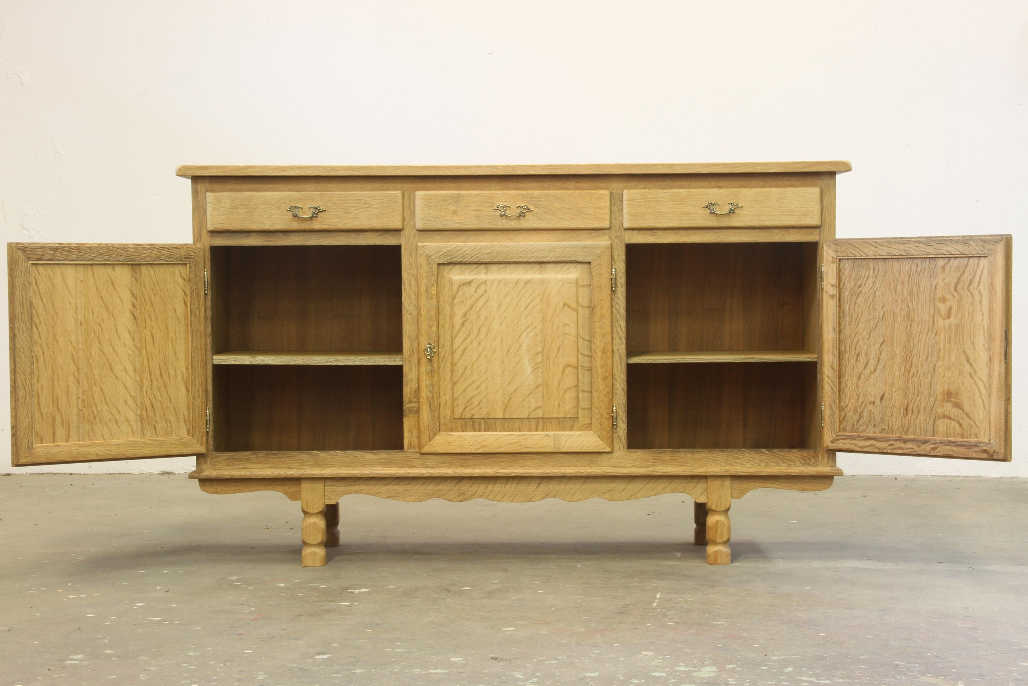 Danish Oak Low Cabinet, Sideboard in the style of Henning Kjærnulf, 1970s For Sale 9