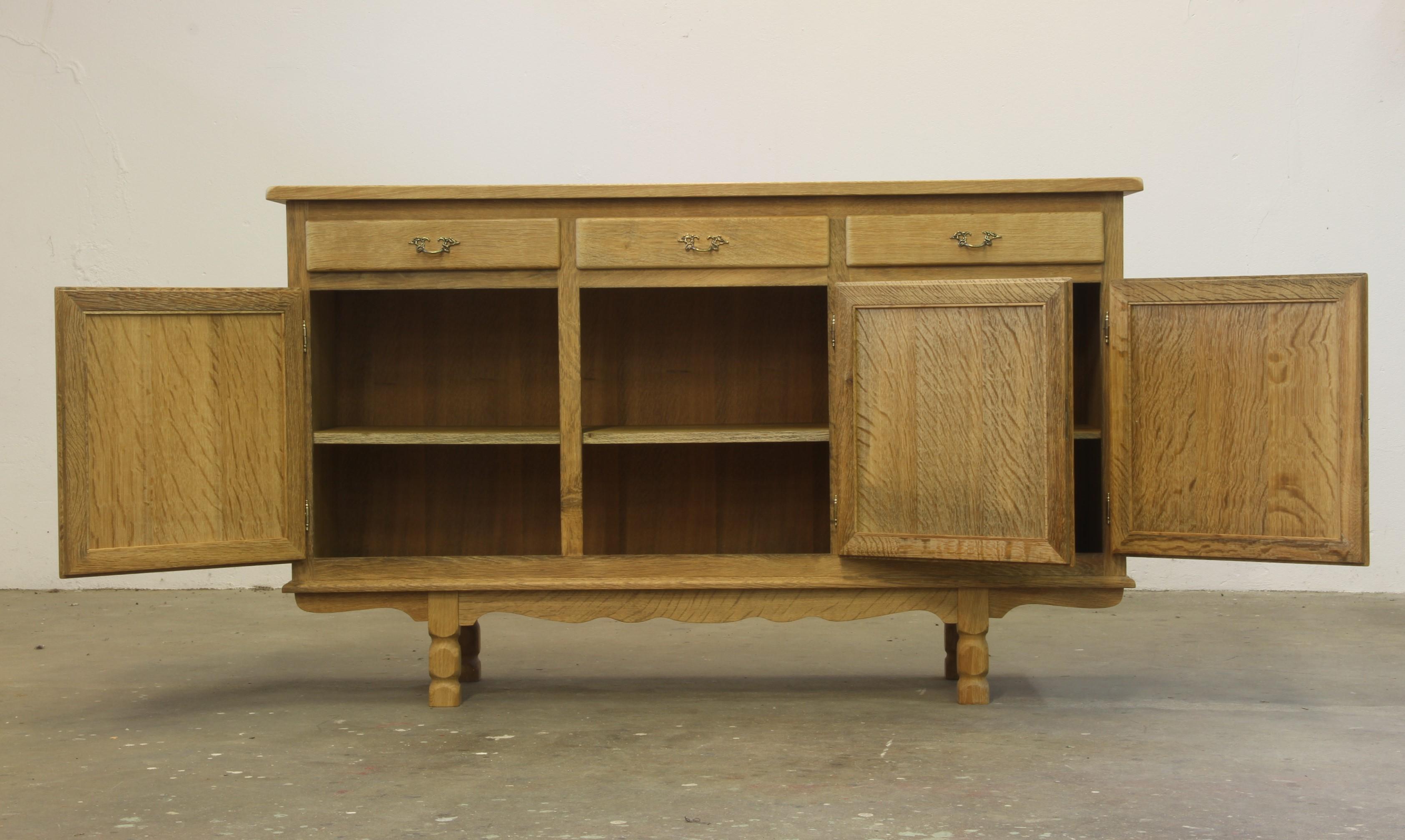 Danish Oak Low Cabinet, Sideboard in the style of Henning Kjærnulf, 1970s For Sale 1