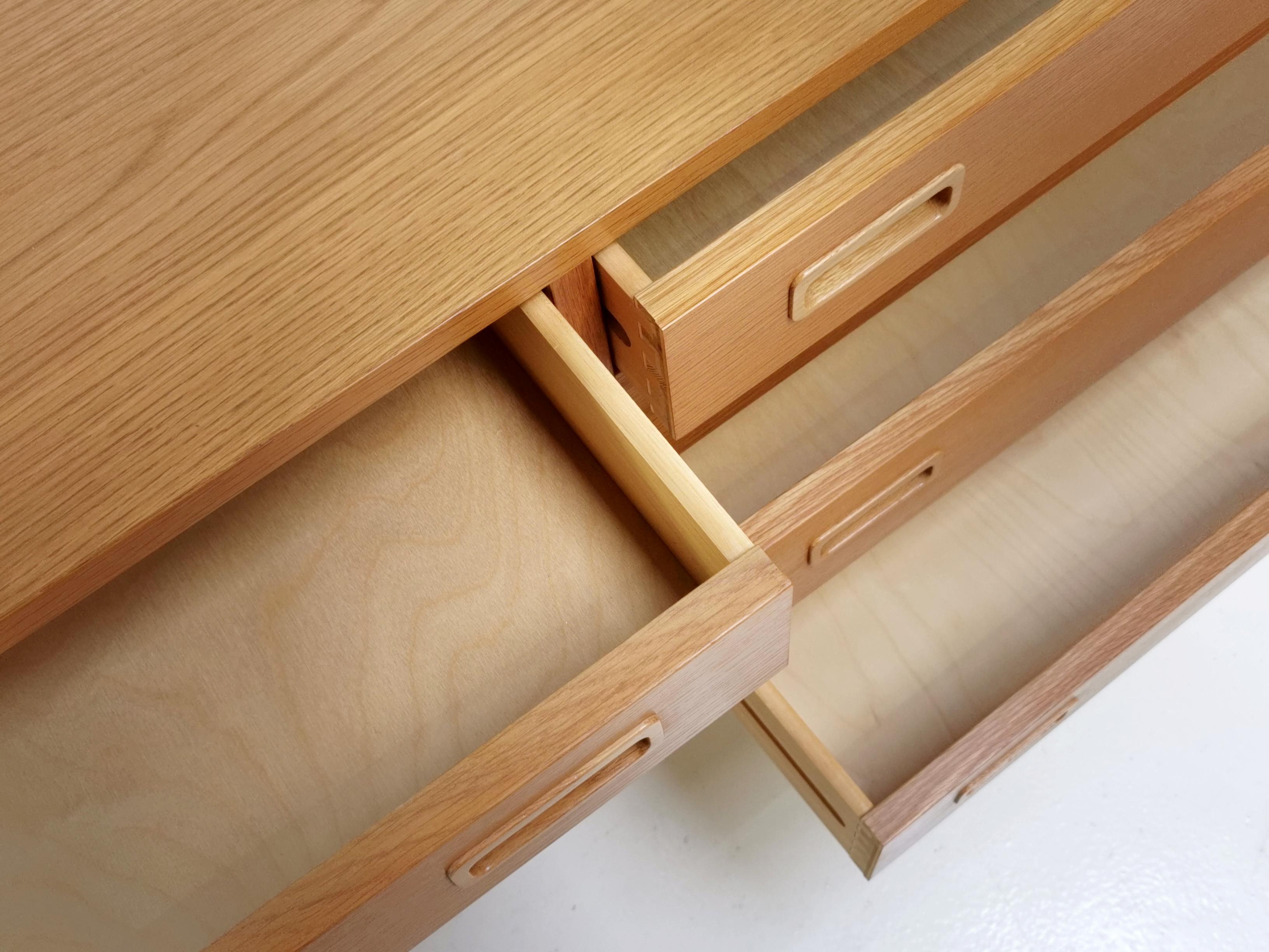 20th Century Danish Oak Midcentury Chest of Drawers by Hundevad, 1970s