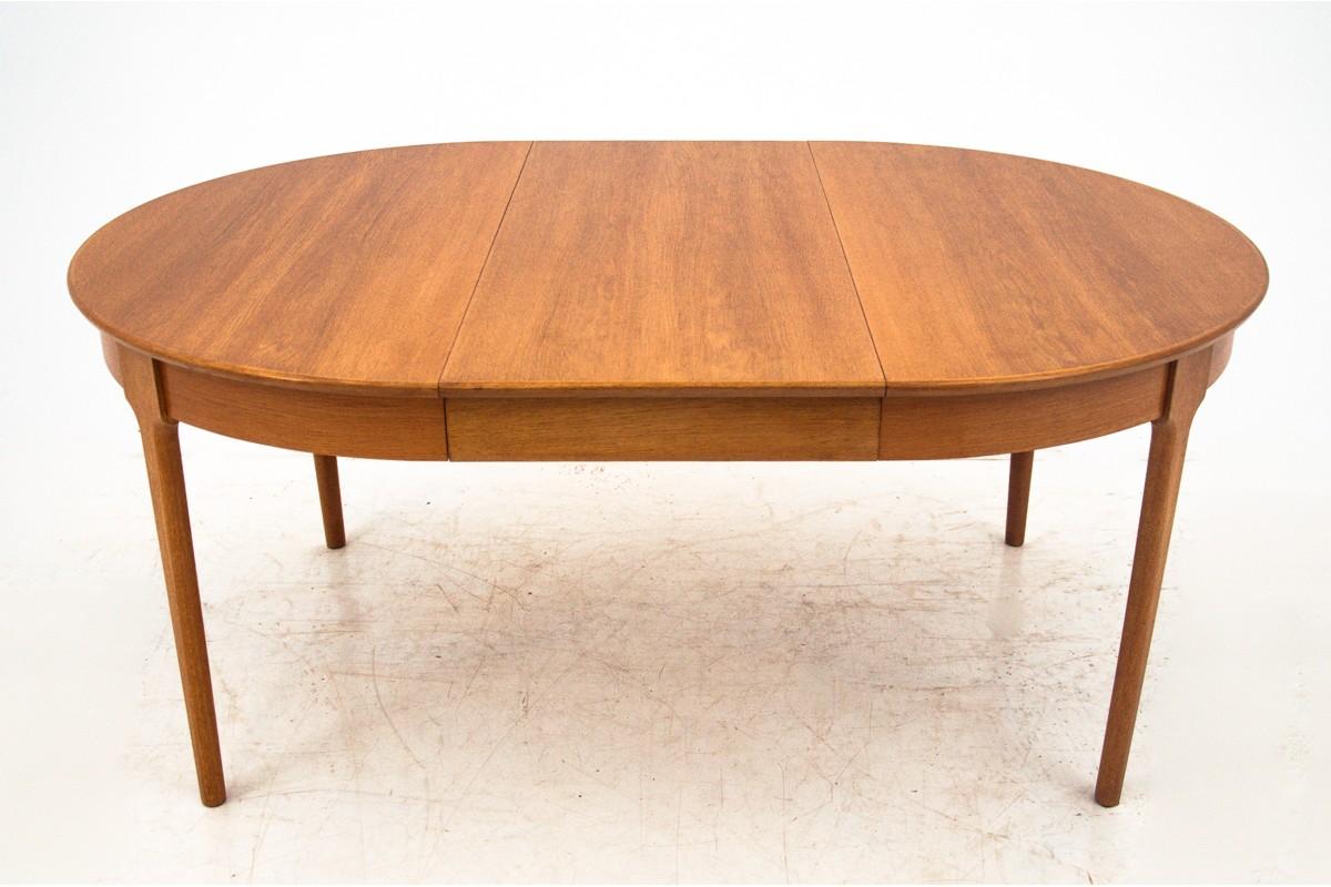 Mid-Century Modern Danish Oak Round Dining Table, 1960s After renovation 