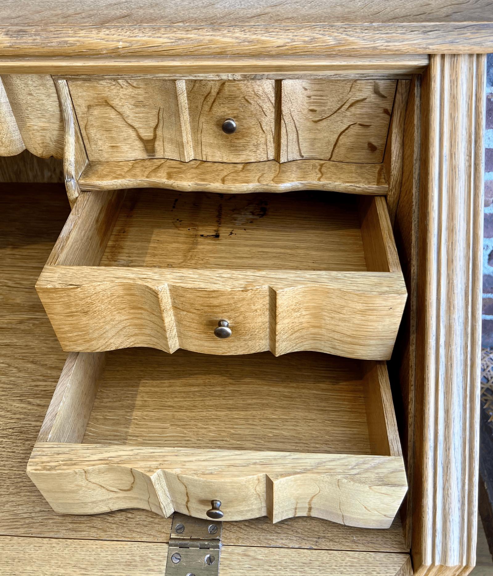 Parquet Segreteria a ribalta in Oak con intarsi alla maniera di Kjaernulf in vendita