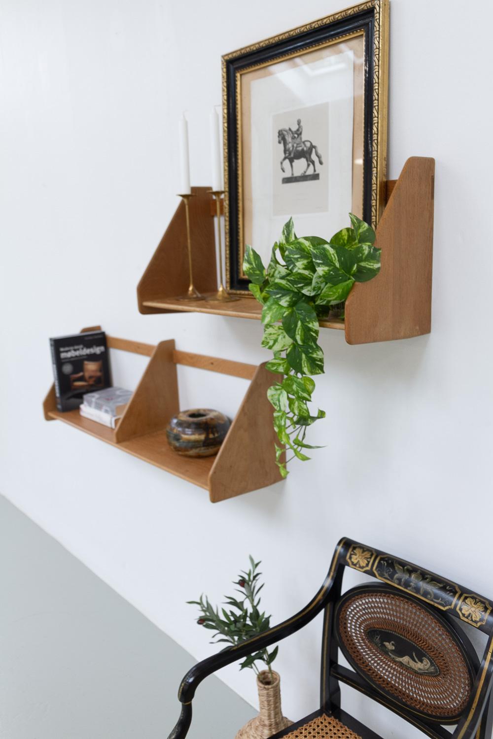 Étagères en chêne danois par Hans J. Wegner pour Ry Møbler, années 1950. Ensemble de 2. en vente 6