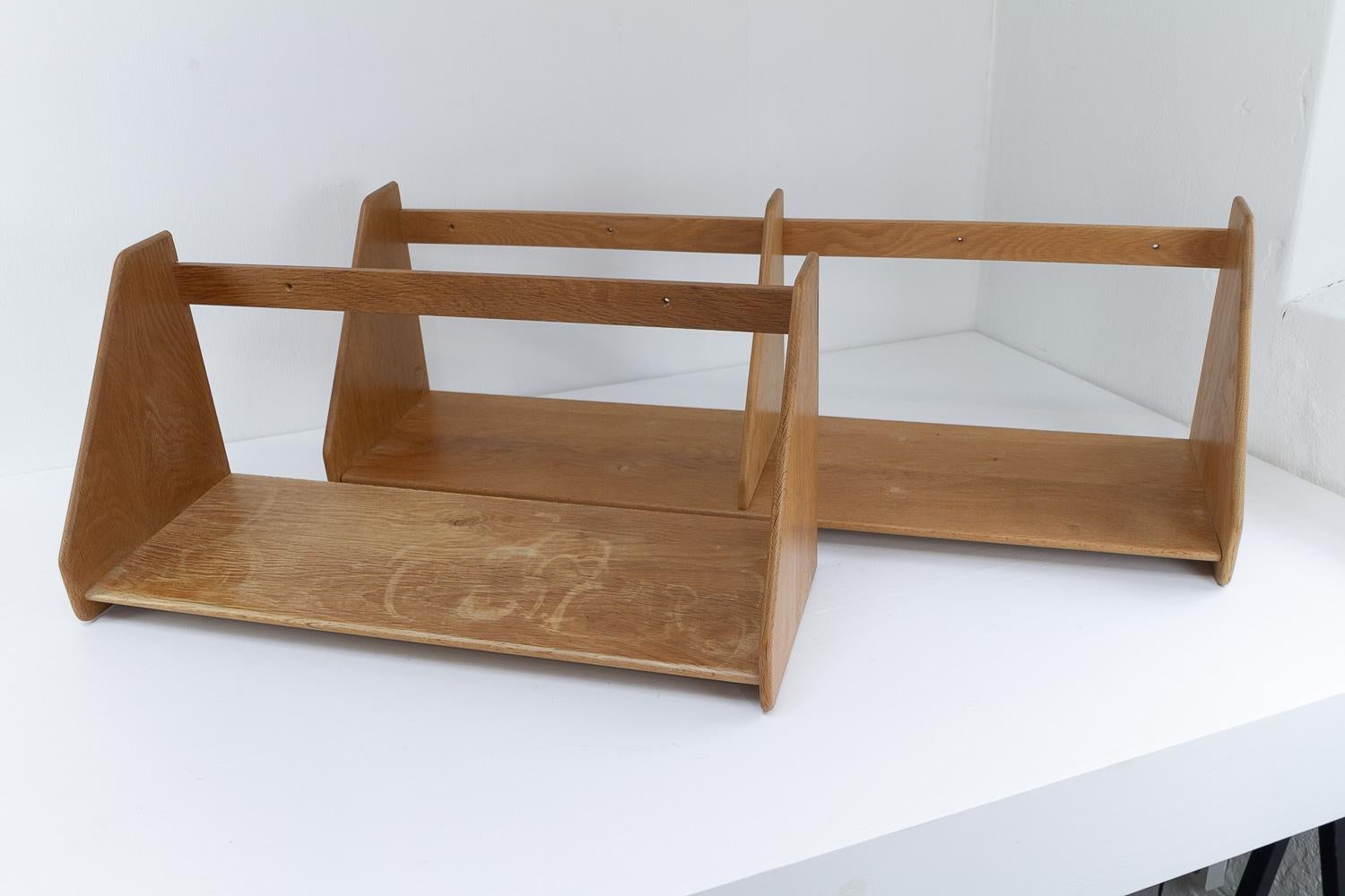 Étagères en chêne danois par Hans J. Wegner pour Ry Møbler, années 1950. Ensemble de 2. en vente 9