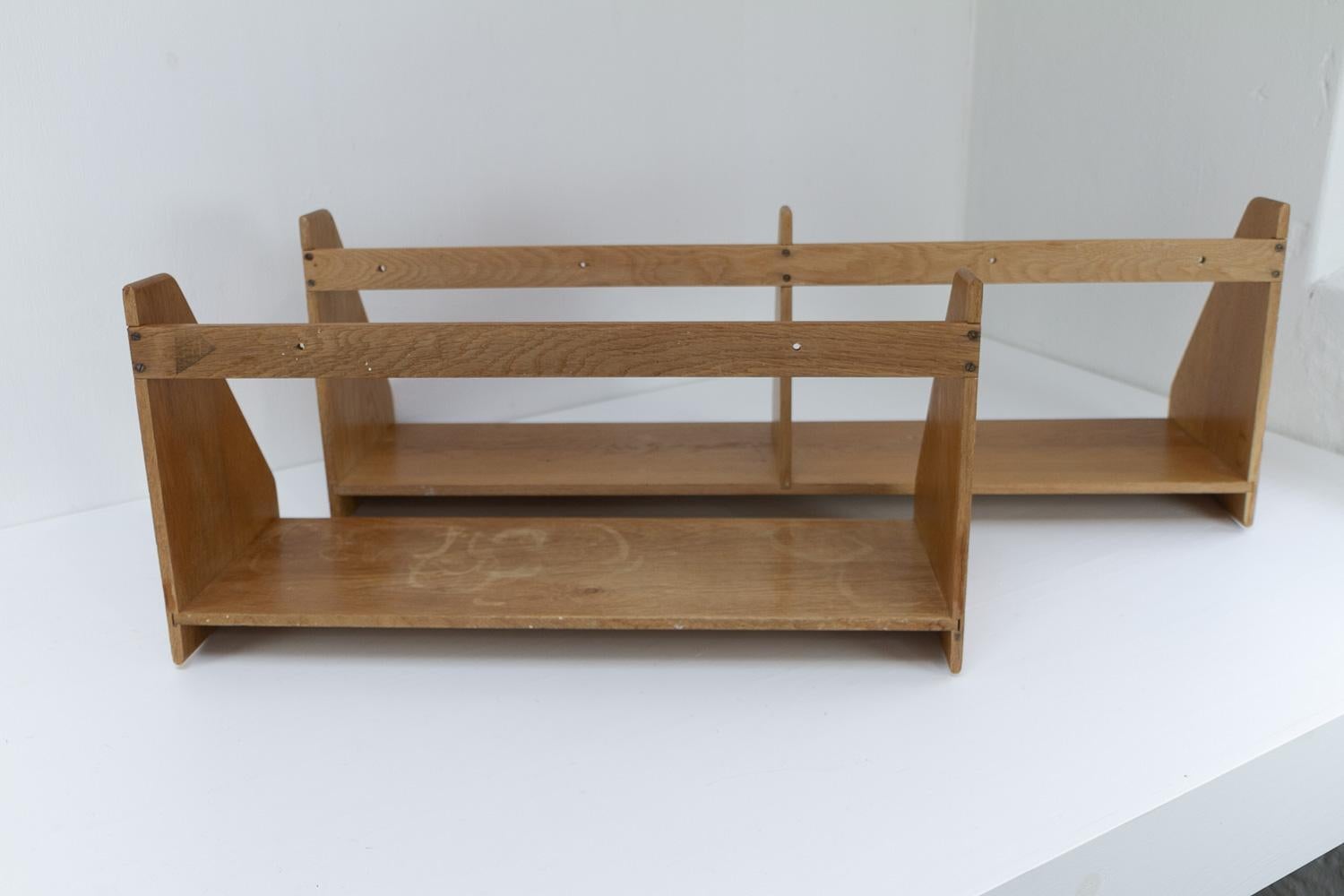 Étagères en chêne danois par Hans J. Wegner pour Ry Møbler, années 1950. Ensemble de 2. en vente 12