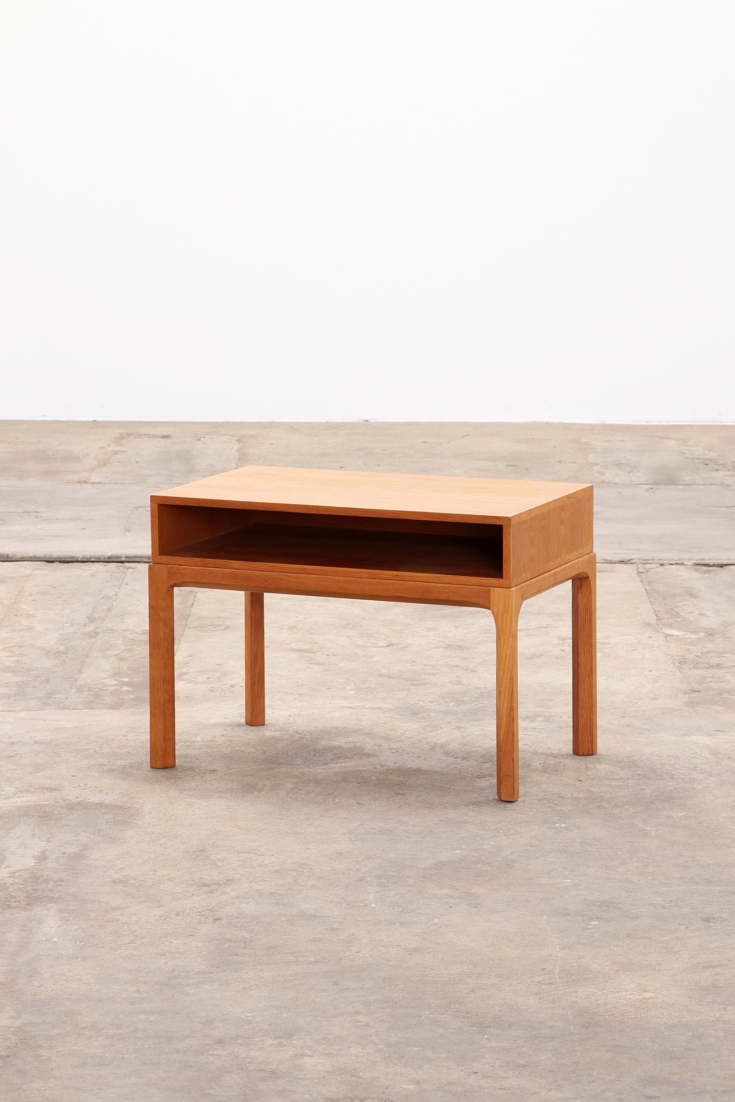 Danish oak bedside table or side table by Kai Kristiansen for Aksel Kjersgaard.

This is a particularly beautiful side cabinet or side table. A nice simple design ensures that this piece easily fits into any interior.

Made of oak and the design
