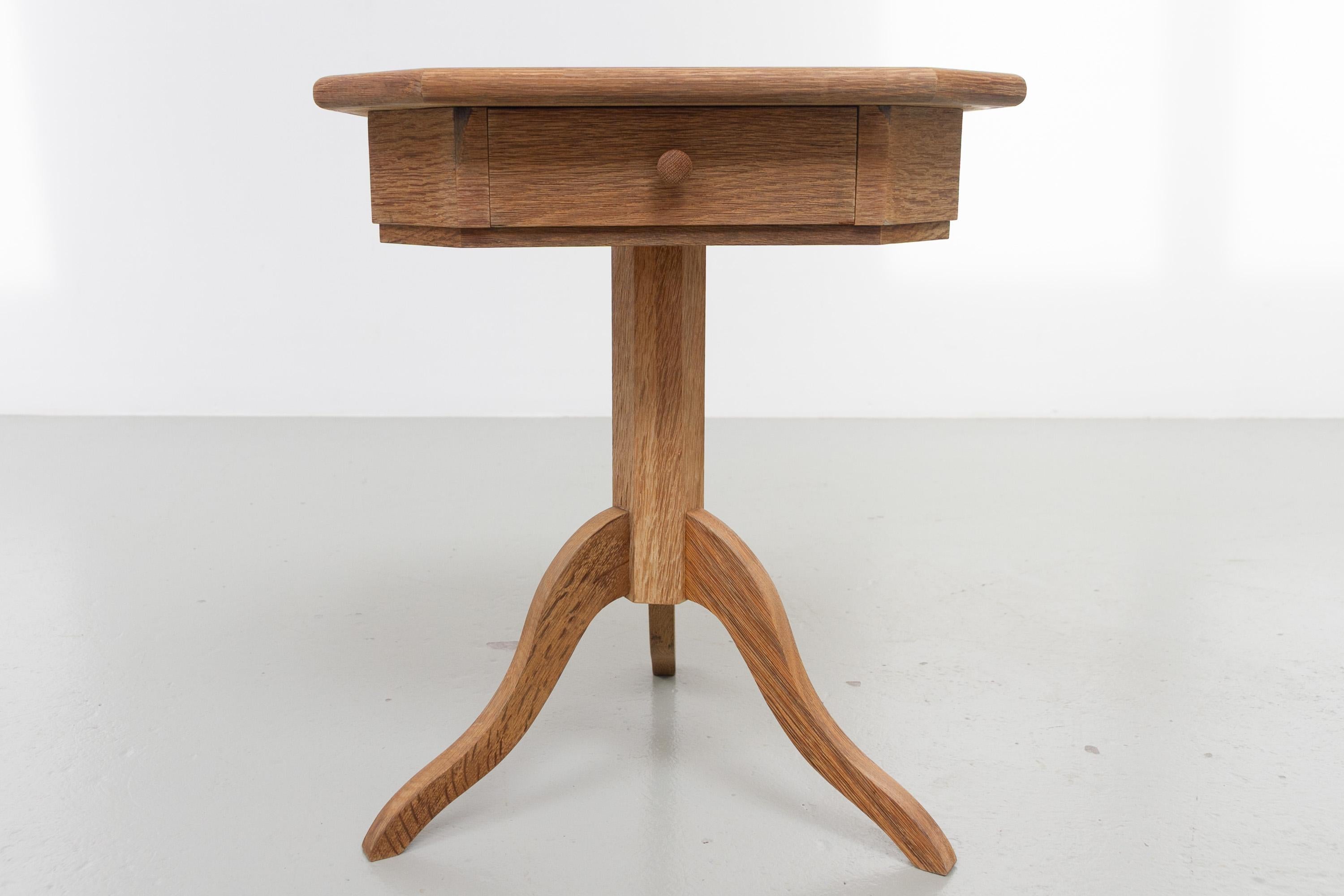 Danish Oak Side Table with Drawer, 1960s. In condizioni buone in vendita a Asaa, DK