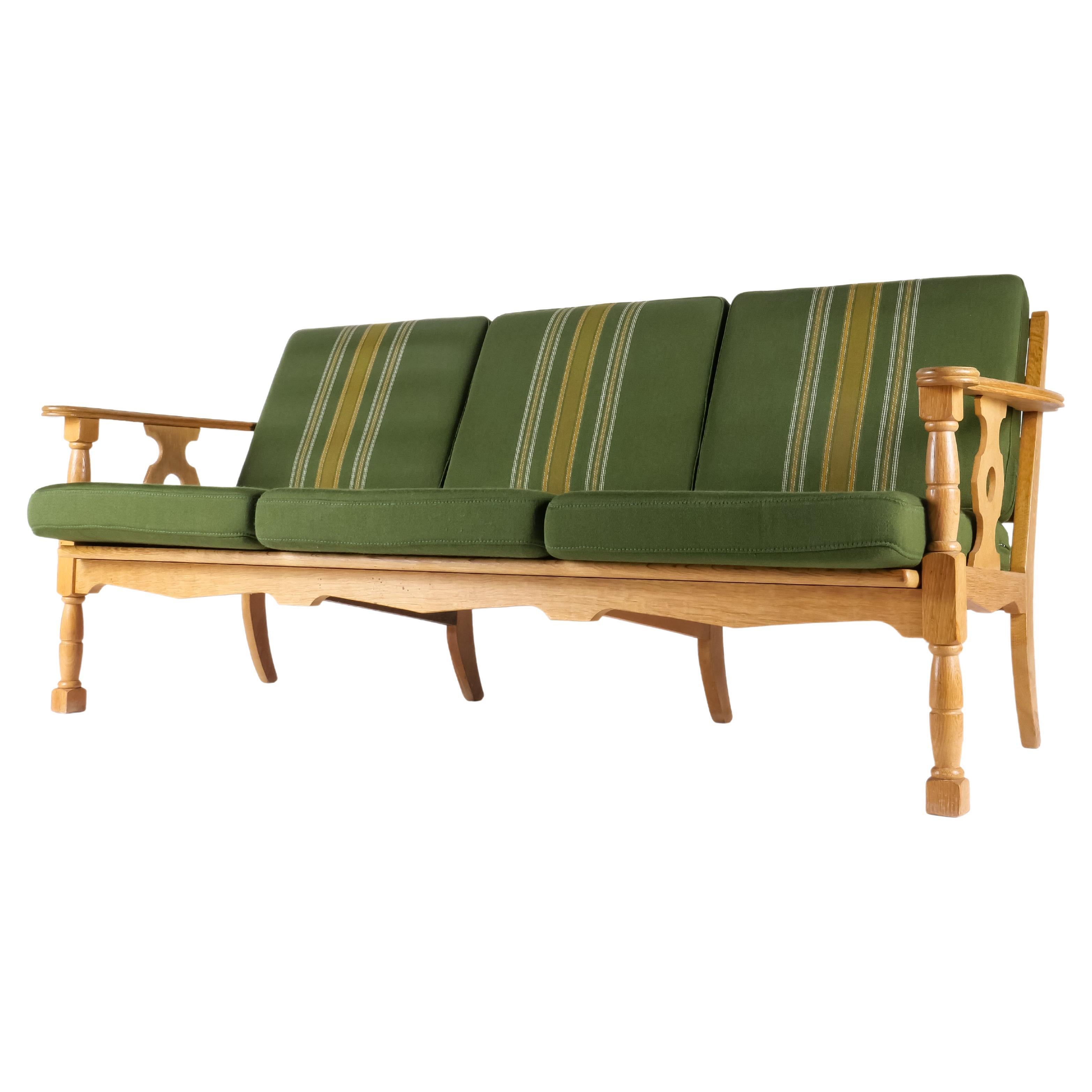 Dänisches Sofa aus Eiche von Henry Kjærnulf  im Angebot