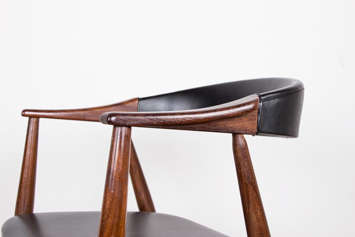Danish office armchair in Teak and Skai model 213 by Thomas Harlev 1960. 11