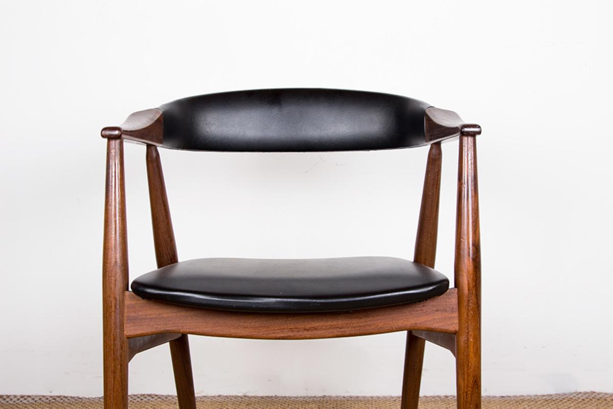 Danish office armchair in Teak and Skai model 213 by Thomas Harlev 1960. In Excellent Condition In JOINVILLE-LE-PONT, FR