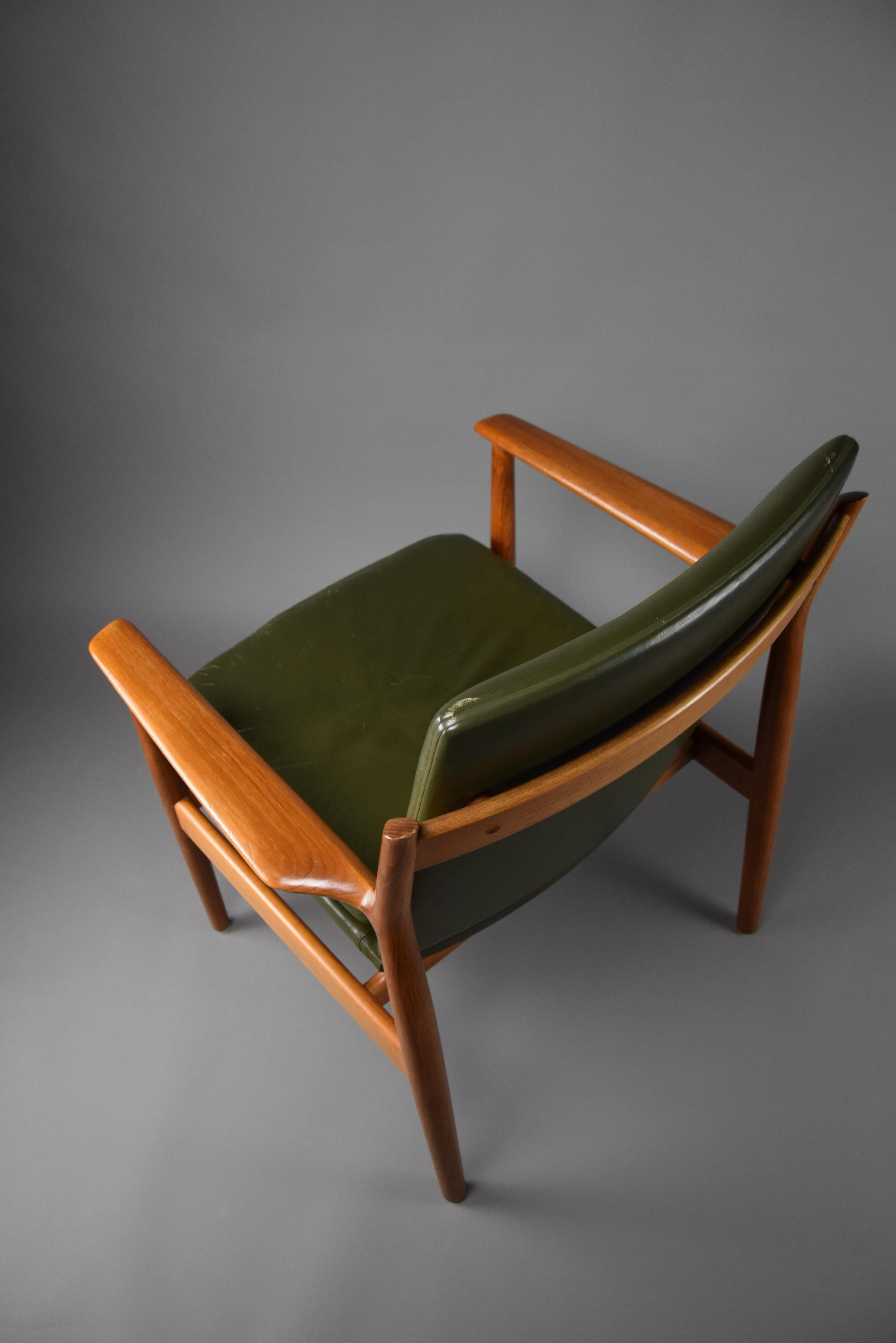 Mid-20th Century Danish Olive Green Armchair Model 431 by Arne Vodder for Sibast 1960 For Sale