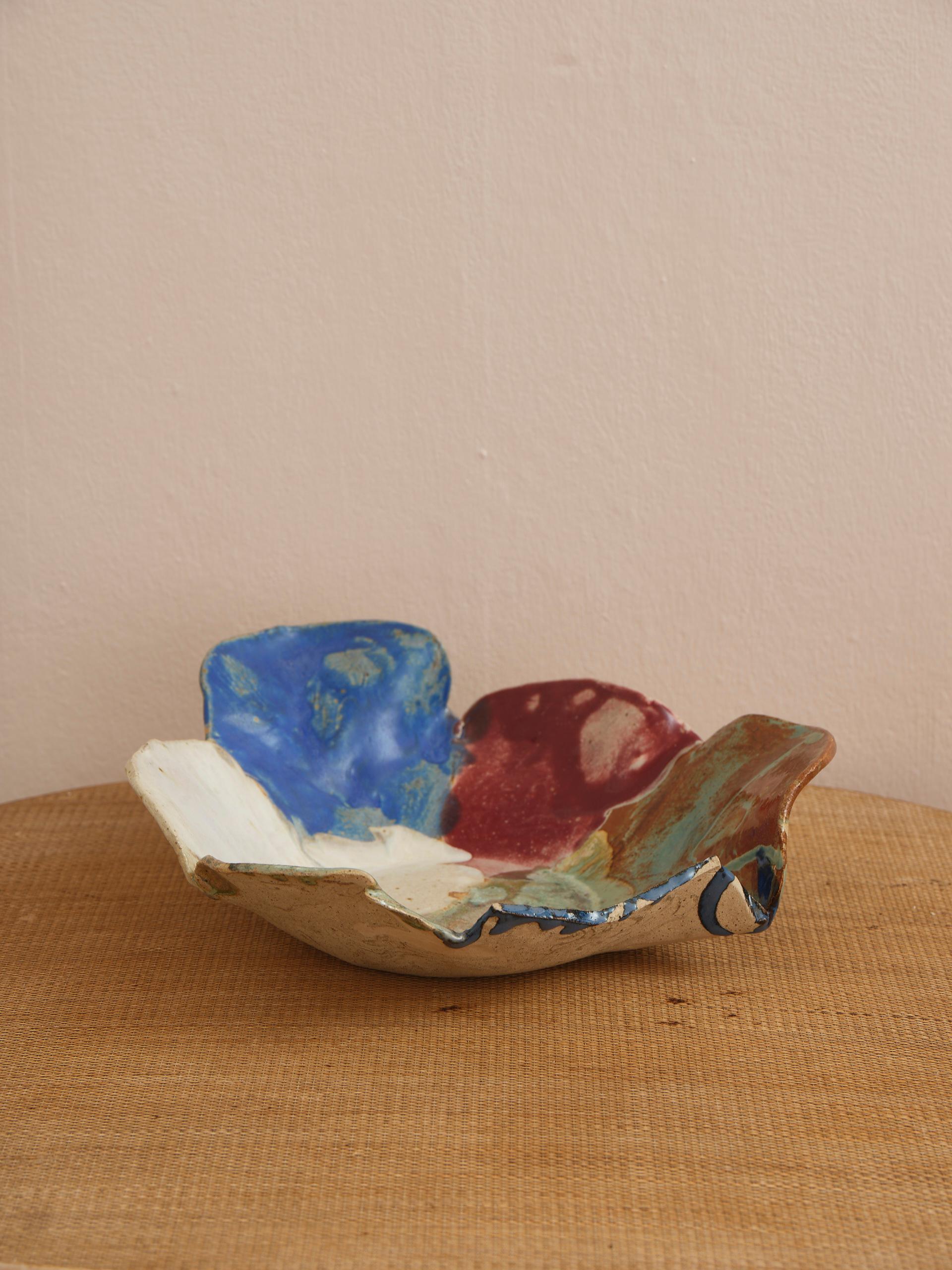 Vase en céramique danois unique en son genre // pièce décorative

Si vous êtes à la recherche d'une pièce décorative unique, que vous ne trouverez nulle part ailleurs, ne cherchez pas plus loin. Ce vase/décoratif n'a pas de signature, mais beaucoup