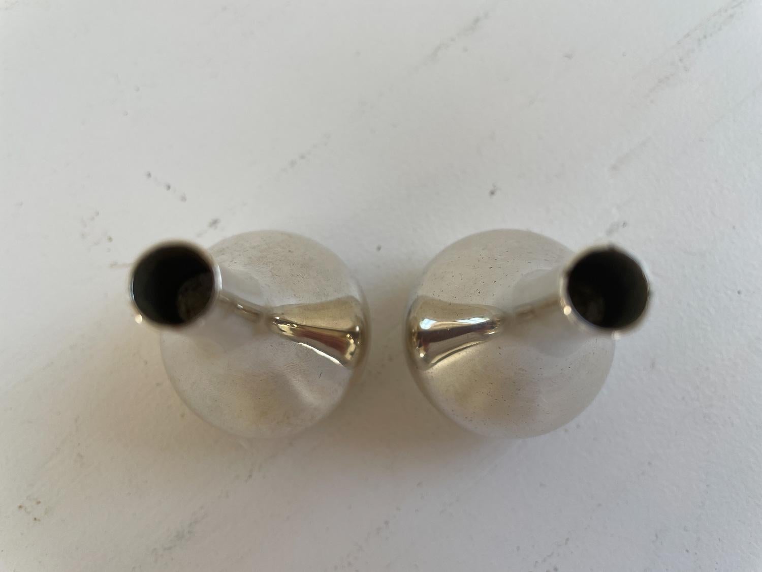 Dänische Zwiebel-Kerzenhalter in Geschenkbox von Jens H. Quistgaard 1960er Jahre, 2er-Set. (Versilberung) im Angebot