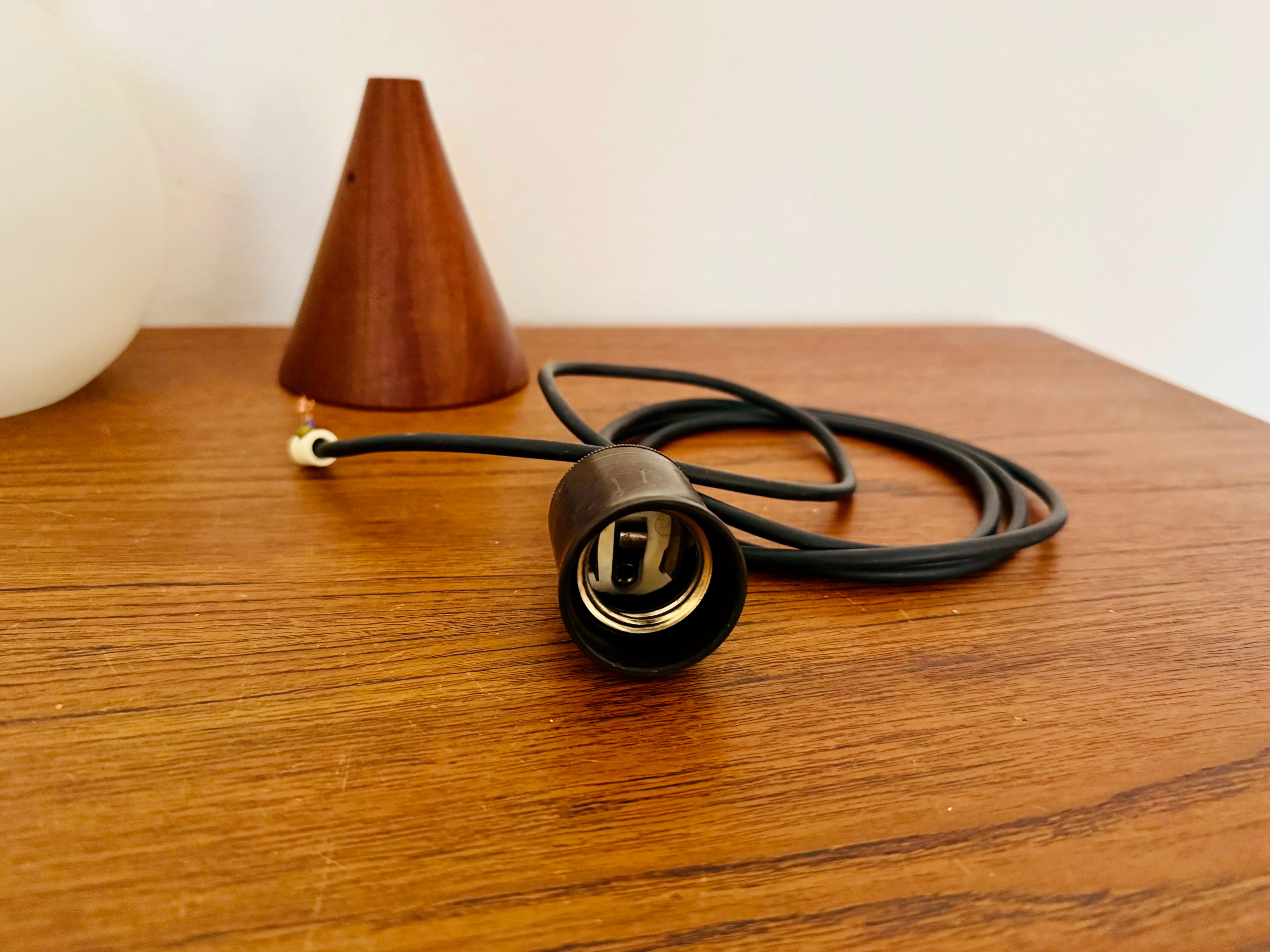 Lampada a cascata danese in opalina e teak di Nordisk Solar in vendita 8