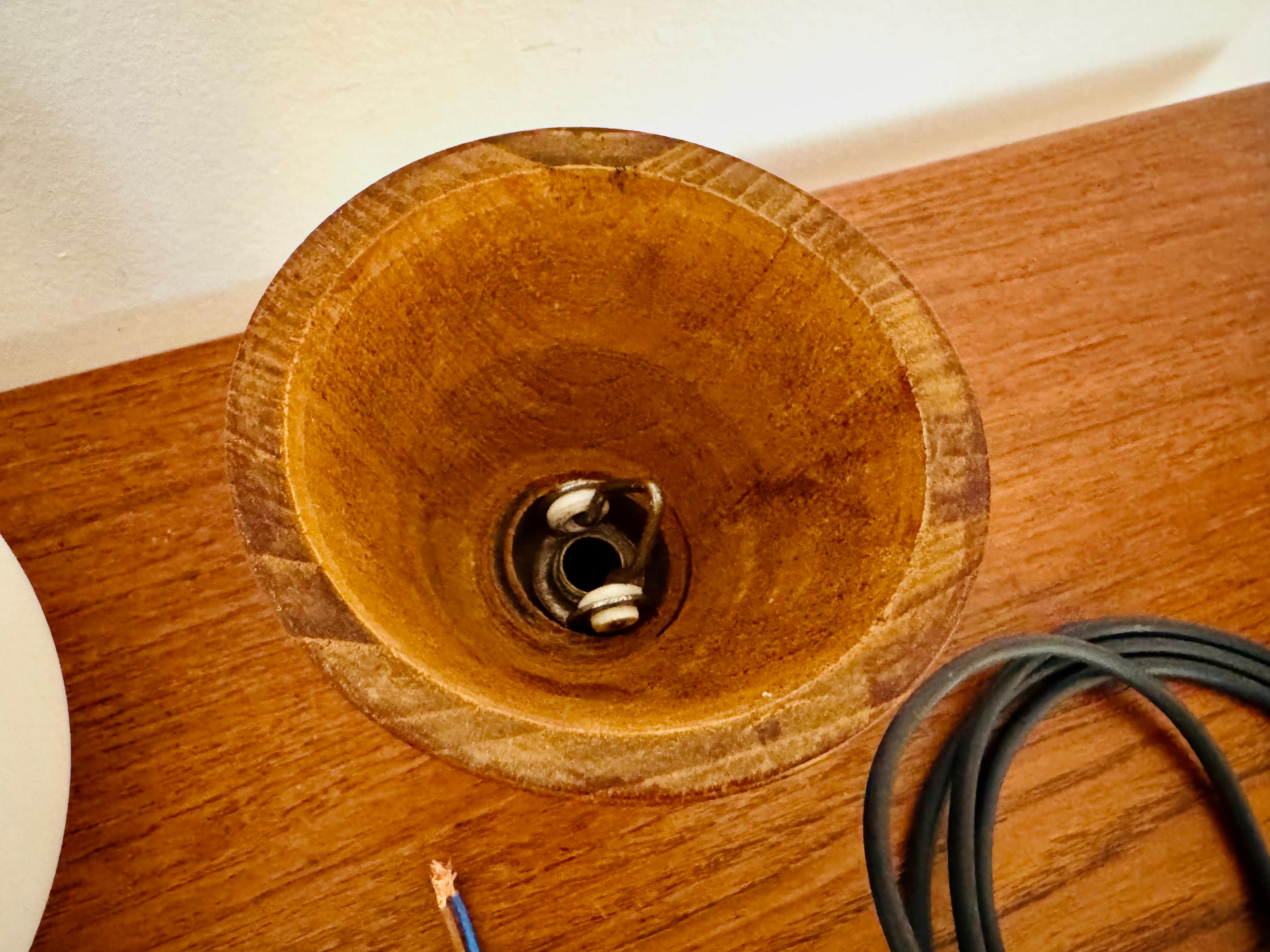 Lampada a cascata danese in opalina e teak di Nordisk Solar in vendita 9