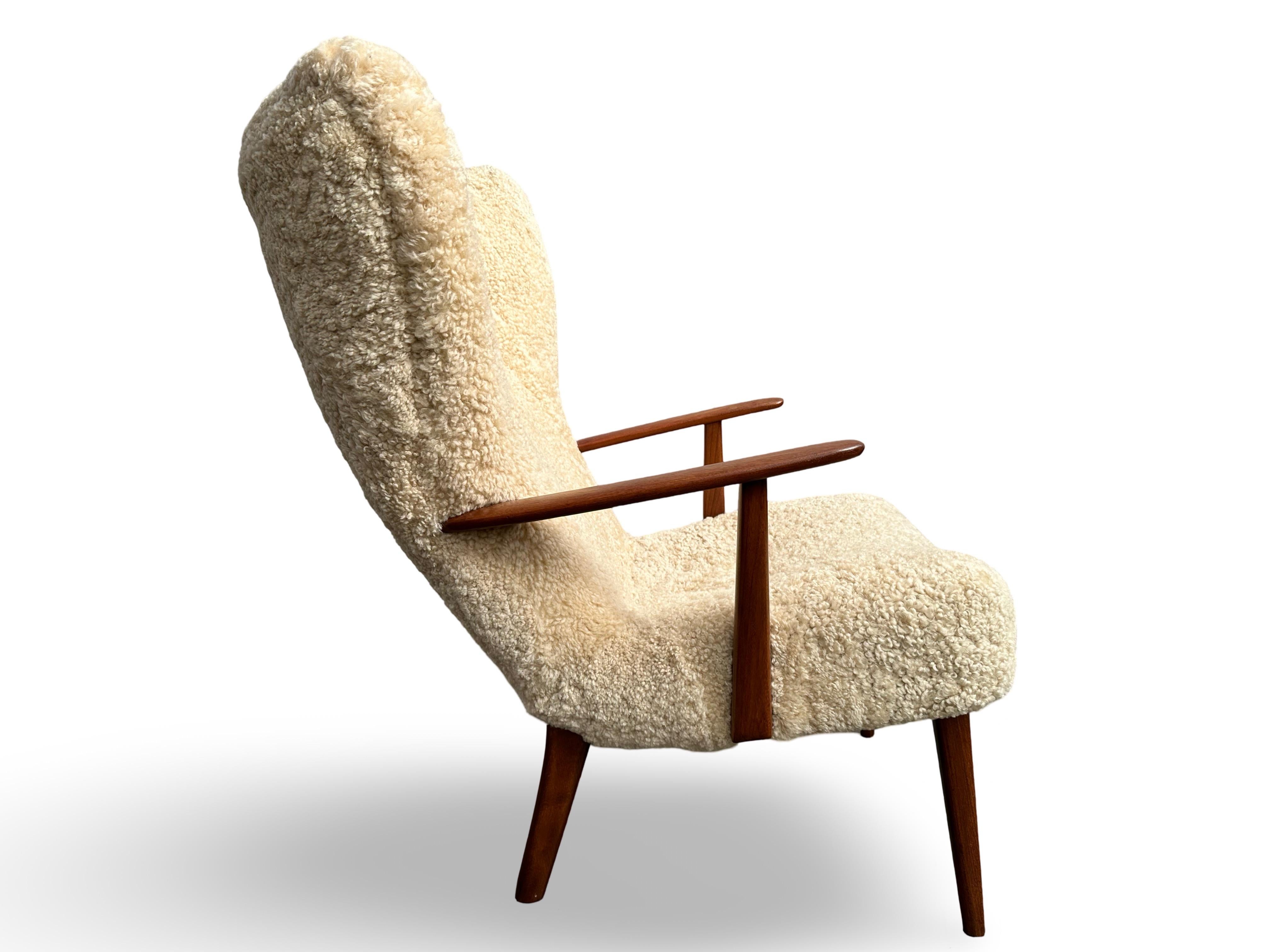 Danish original vintage lounge chair and stool by Madsen and Schubell, Denmark. In Excellent Condition For Sale In København K, DK
