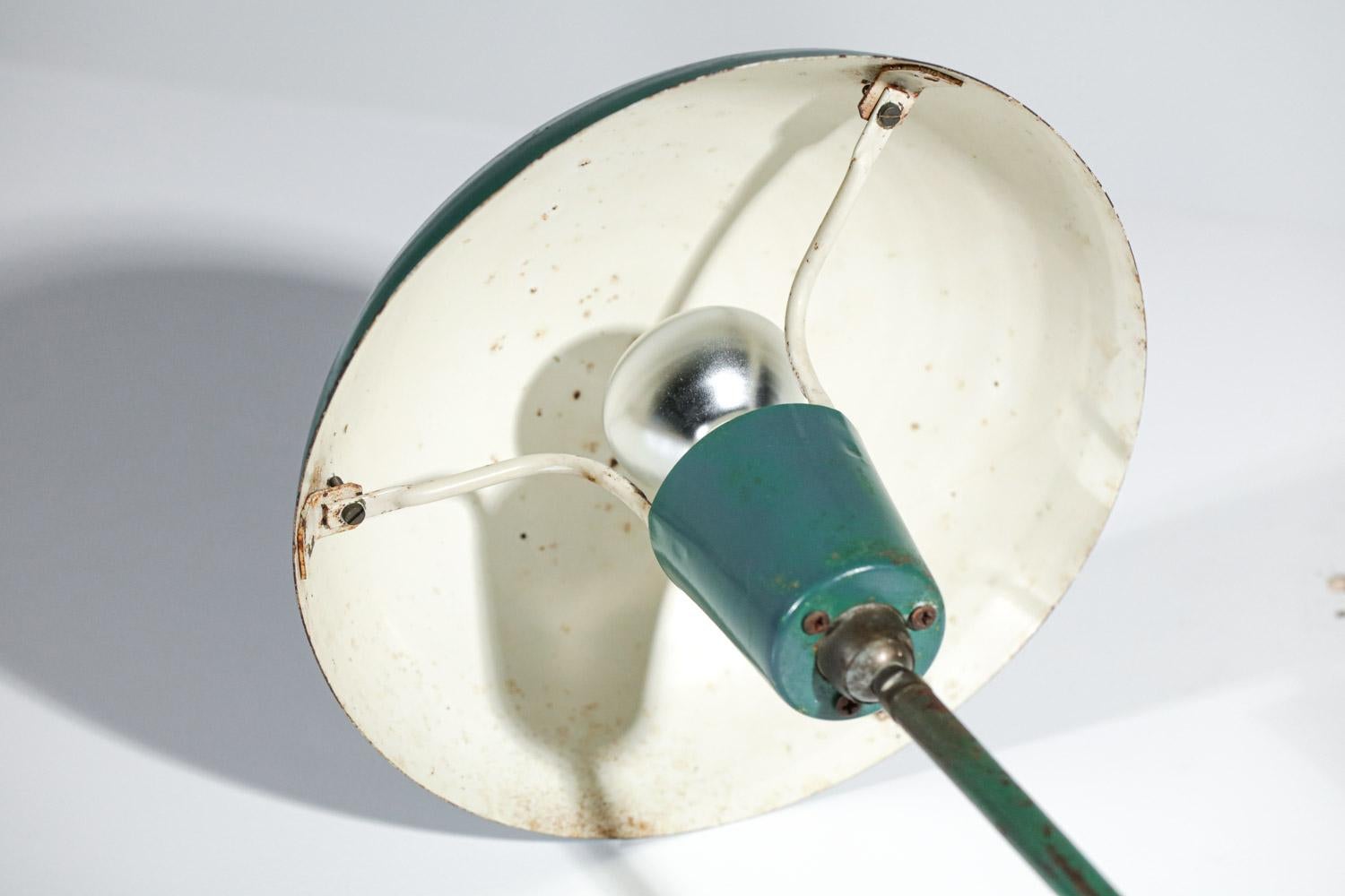 Dänische Tischlampe für den Außenbereich aus lackiertem Metall im Stil von Poul Hennigsen, 50er Jahre (Mitte des 20. Jahrhunderts) im Angebot
