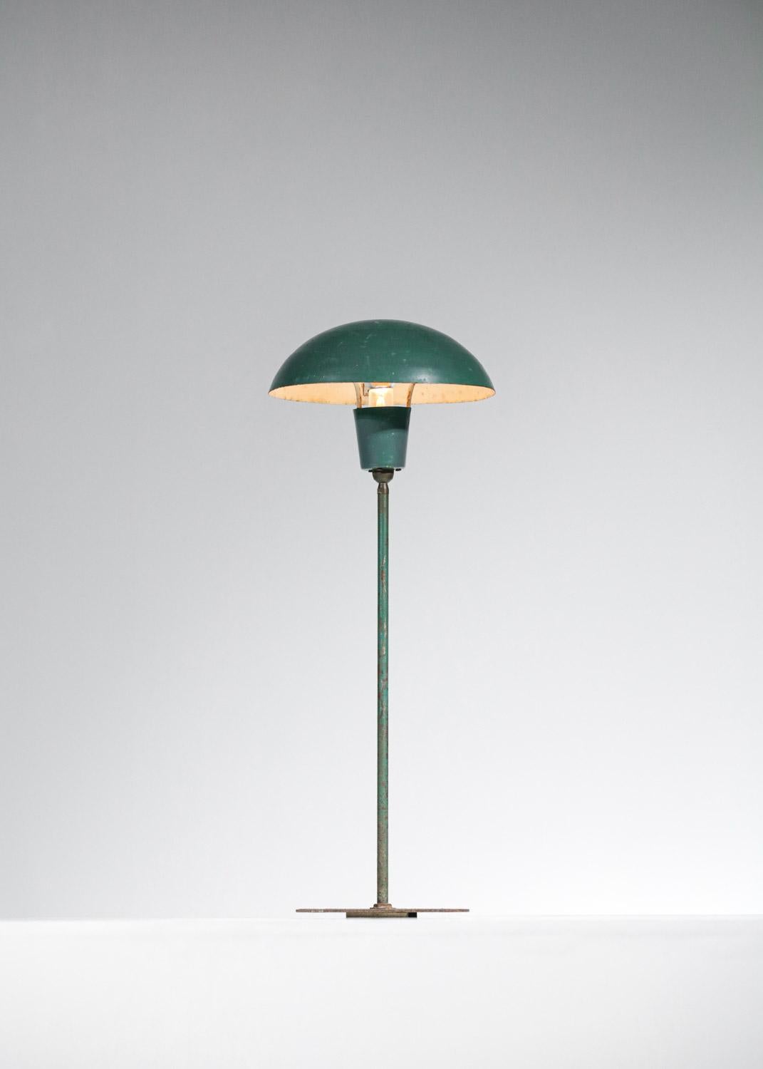 Métal Lampe de table d'extérieur danoise en métal laqué style Poul Hennigsen des années 50 en vente