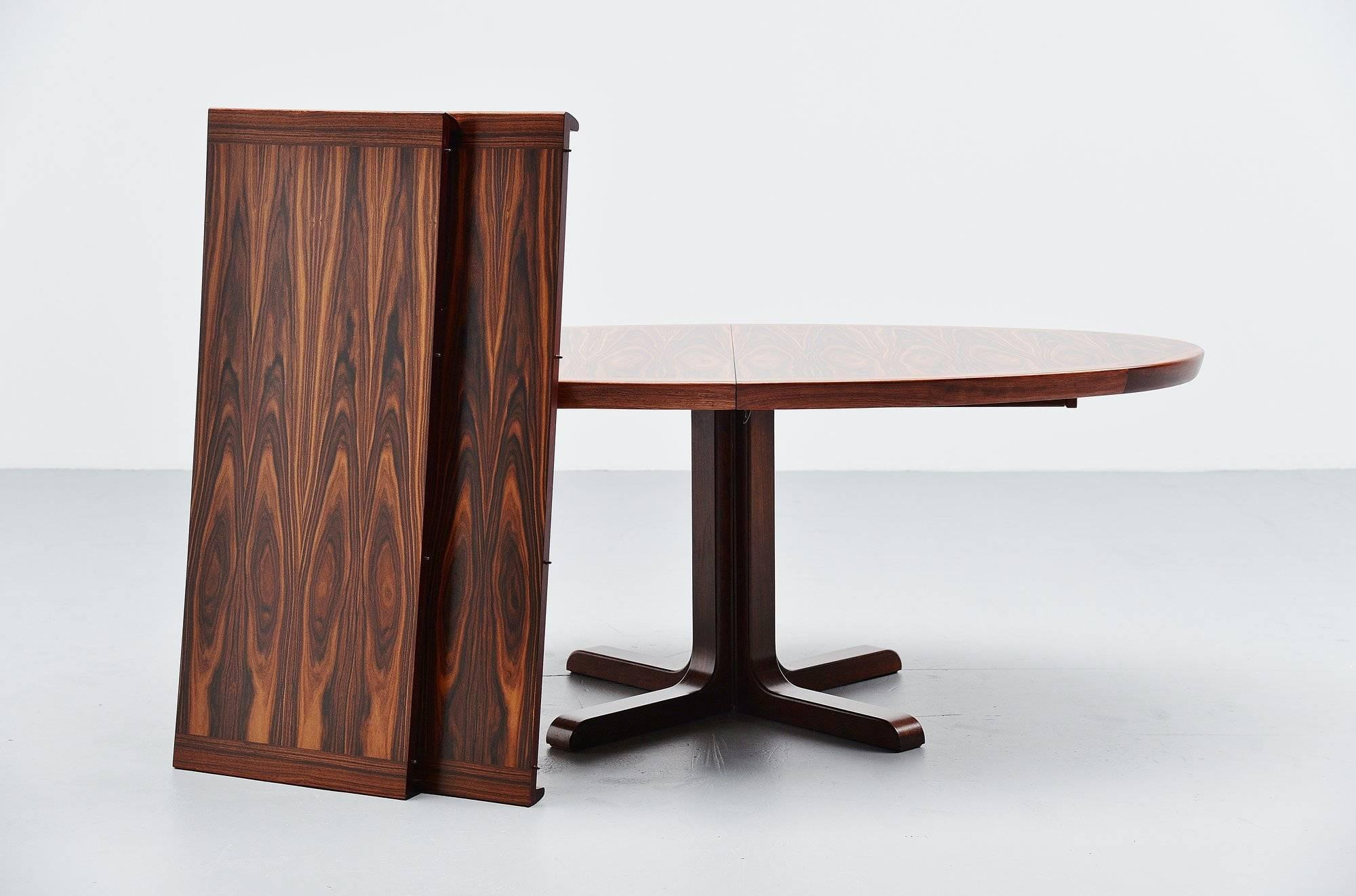 Danish Oval Rosewood Dining Table, Denmark, 1960 5