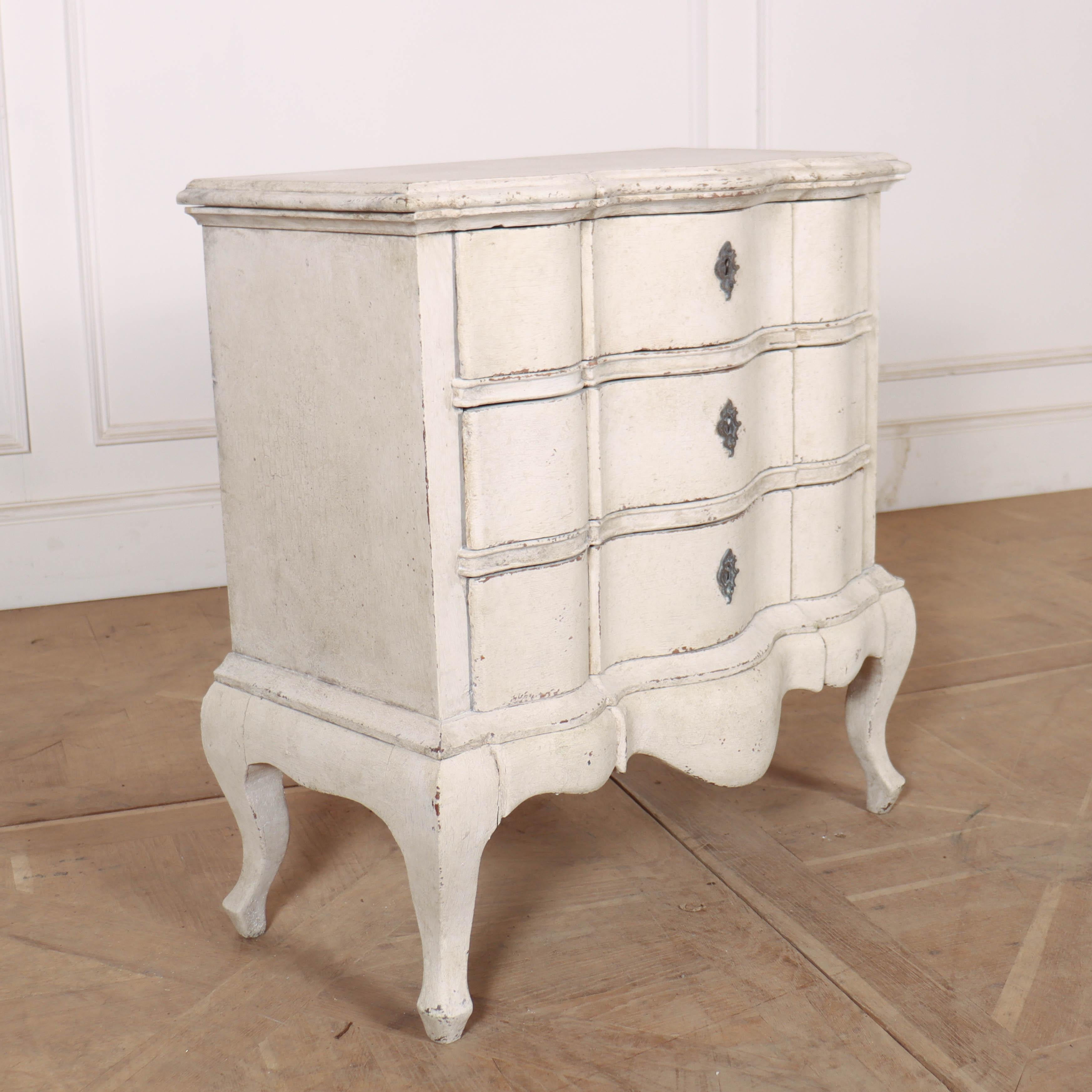 Danish Painted Bedside Commode In Good Condition For Sale In Leamington Spa, Warwickshire