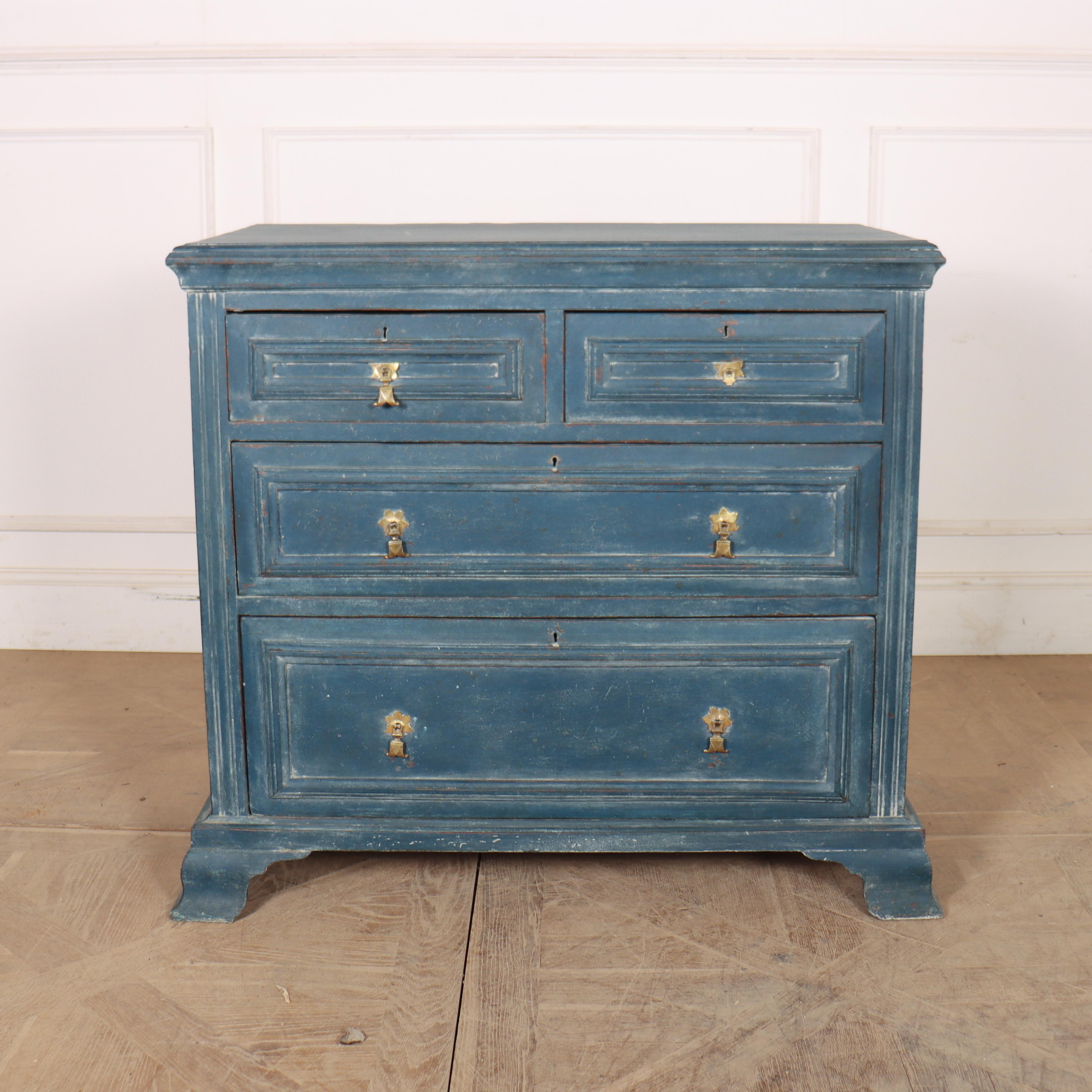 Peint Commode continentale peinte danoise en vente