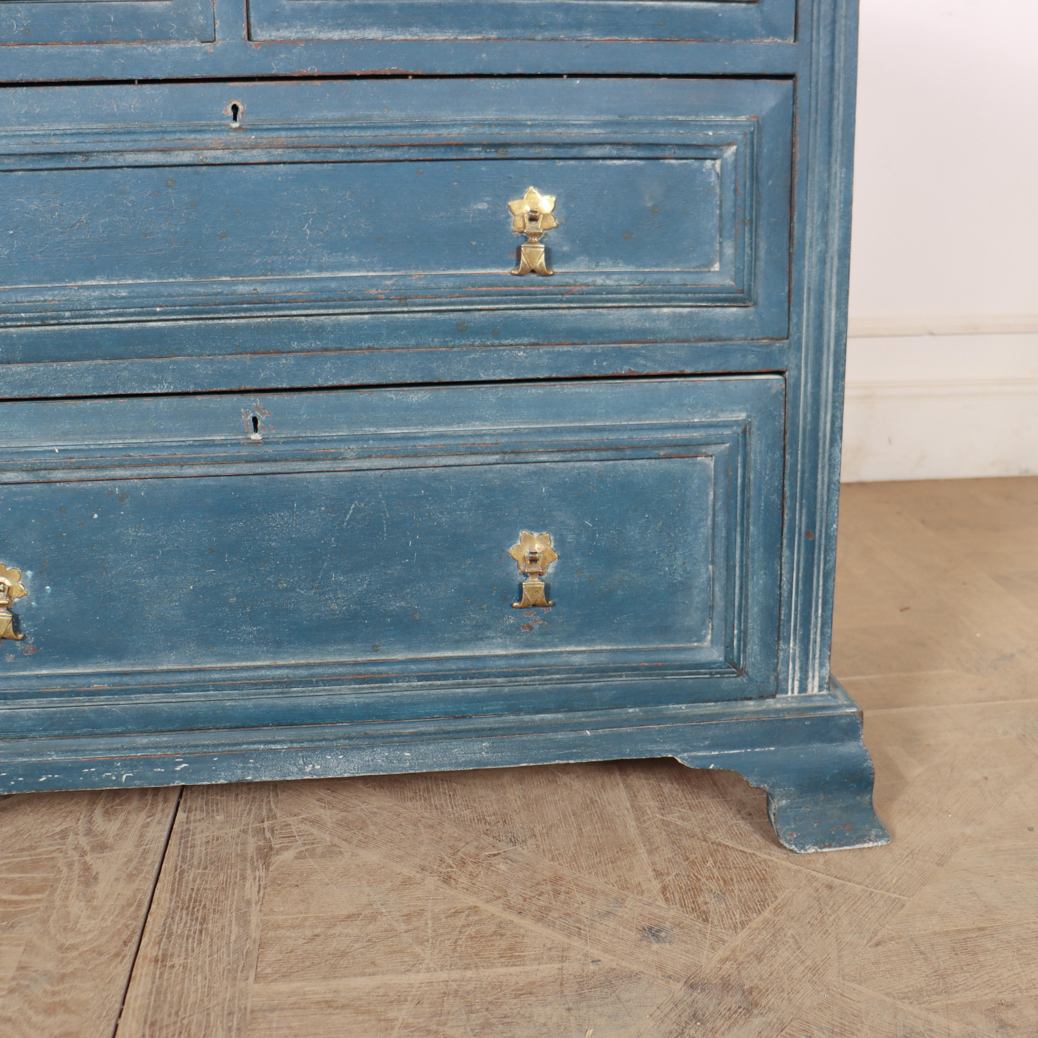 Chêne Commode continentale peinte danoise en vente