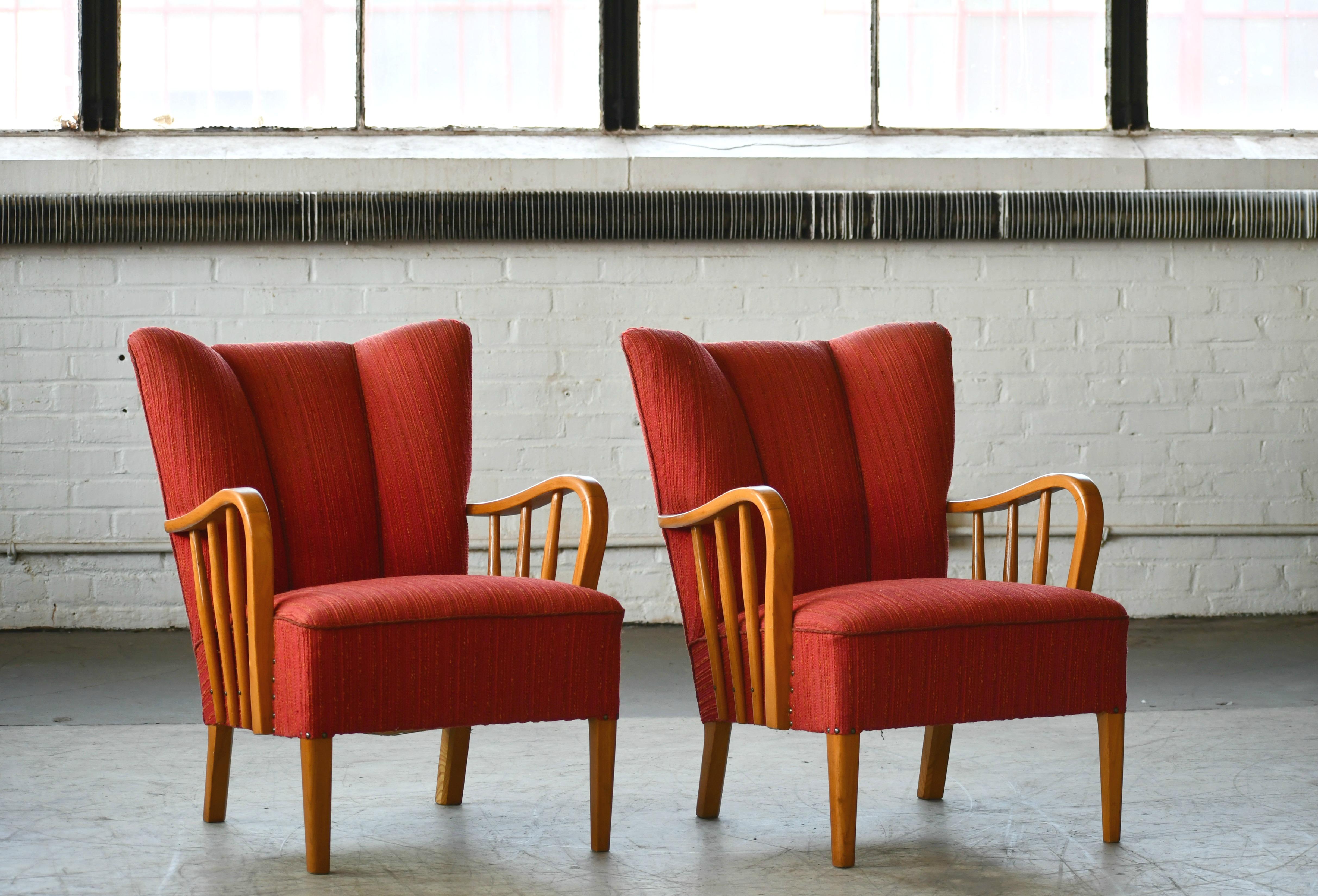 Danish Pair of 1940s Lounge Chairs with Elmwood Armrests 2