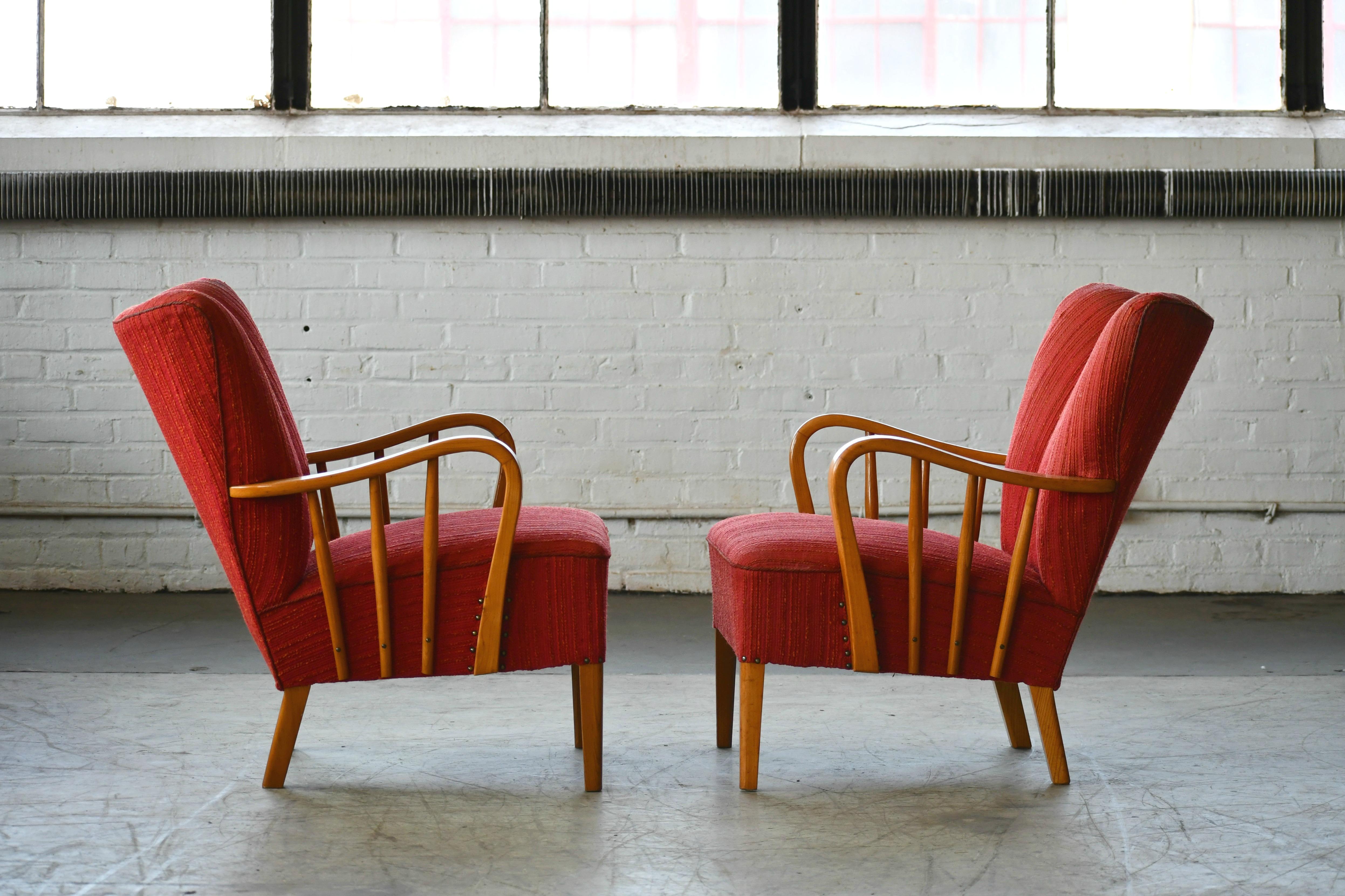 Danish Pair of 1940s Lounge Chairs with Elmwood Armrests 3