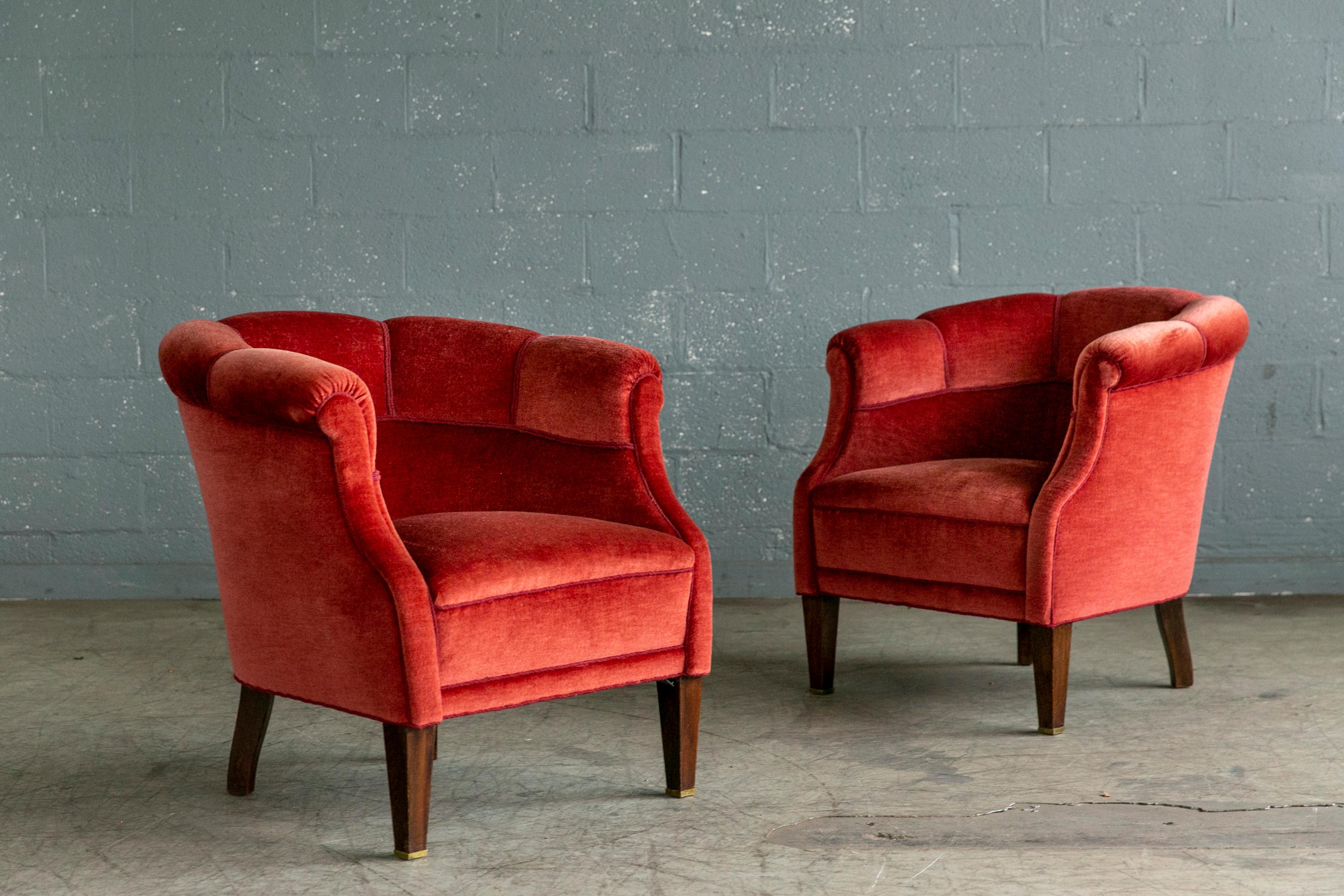 Mid-Century Modern Danish Pair of 1940s Low Lounge Tub Chairs in Red Mohair